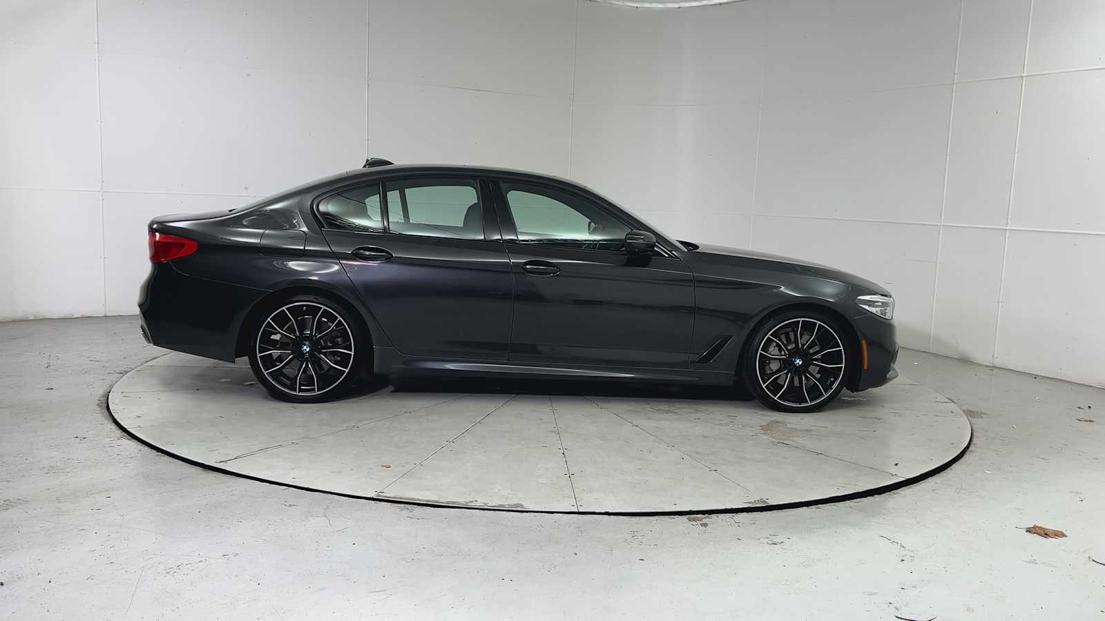 Thumbnail: 2019 BMW 5 Series - 9