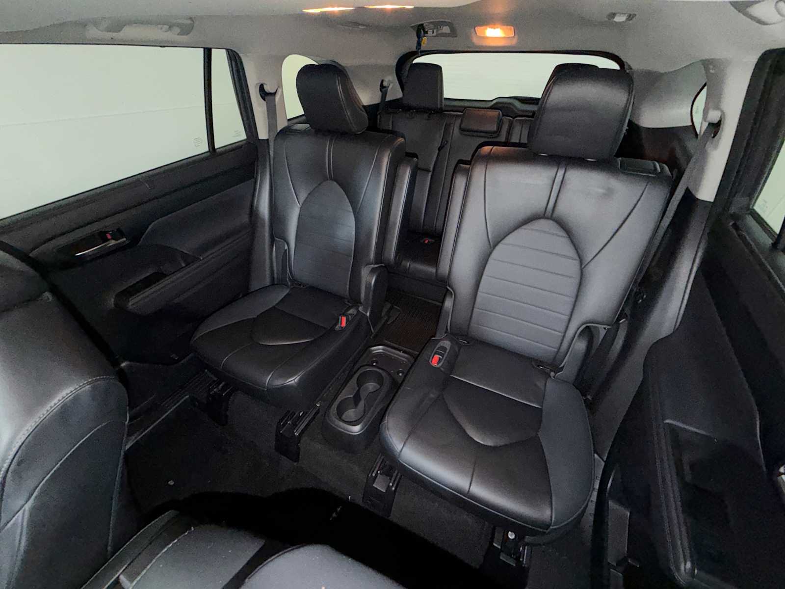Thumbnail: 2023 Toyota Highlander - 25