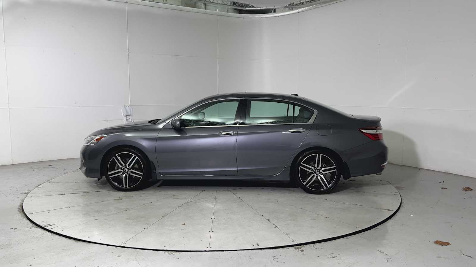 Thumbnail: 2016 Honda Accord - 5