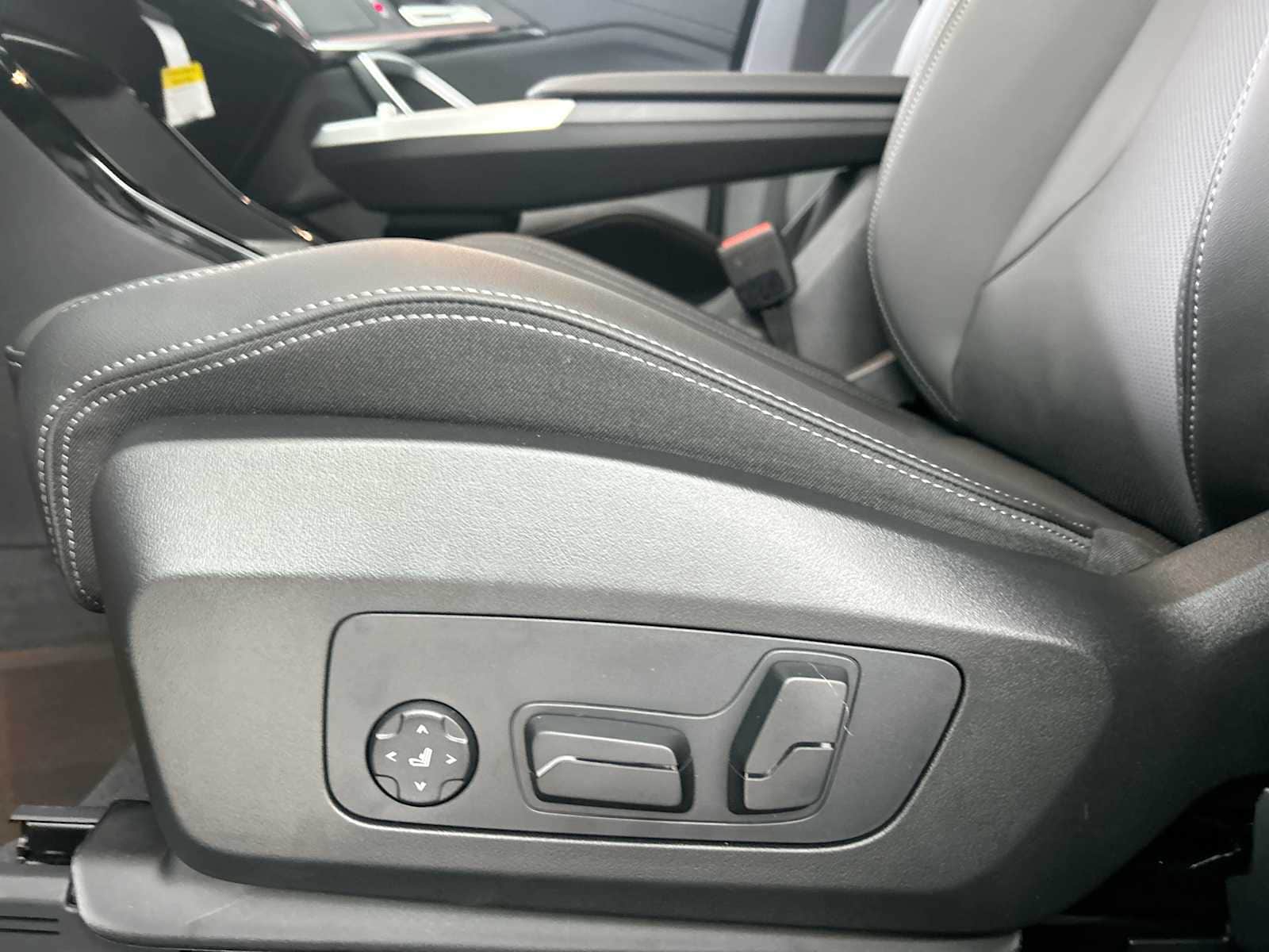 Thumbnail: 2026 BMW X1 - 14