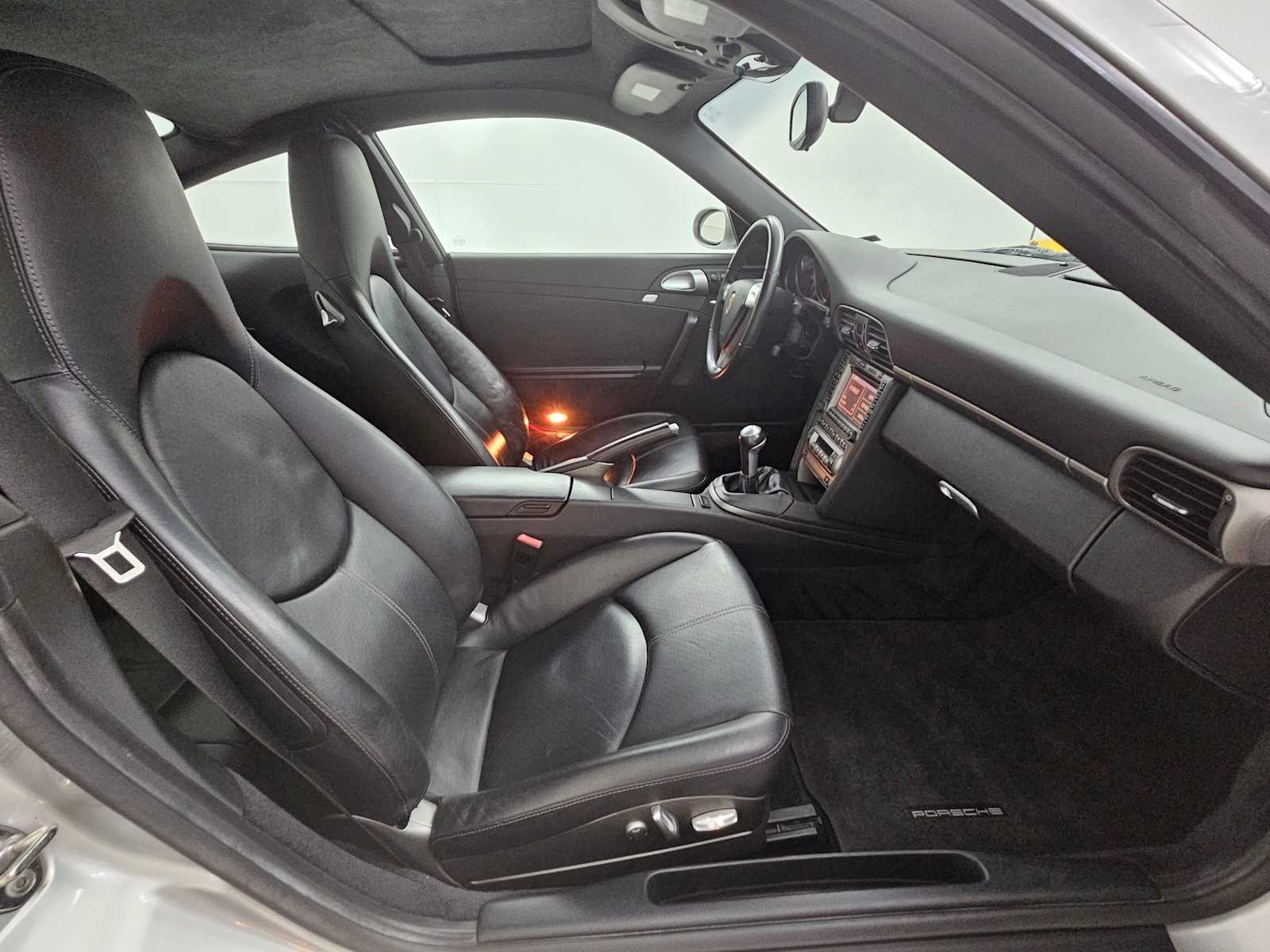 Thumbnail: 2006 Porsche 911 - 31