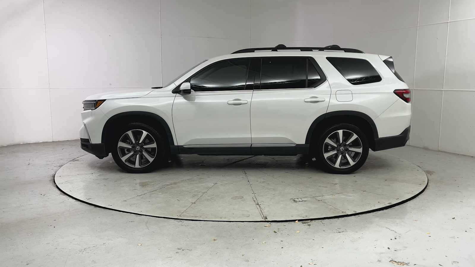 Thumbnail: 2023 Honda Pilot - 5