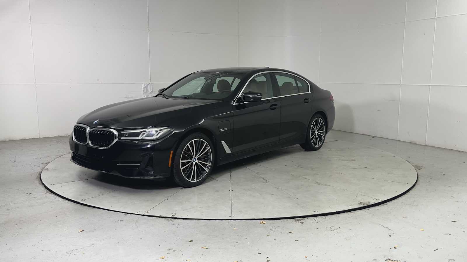 Thumbnail: 2023 BMW 5 Series - 6