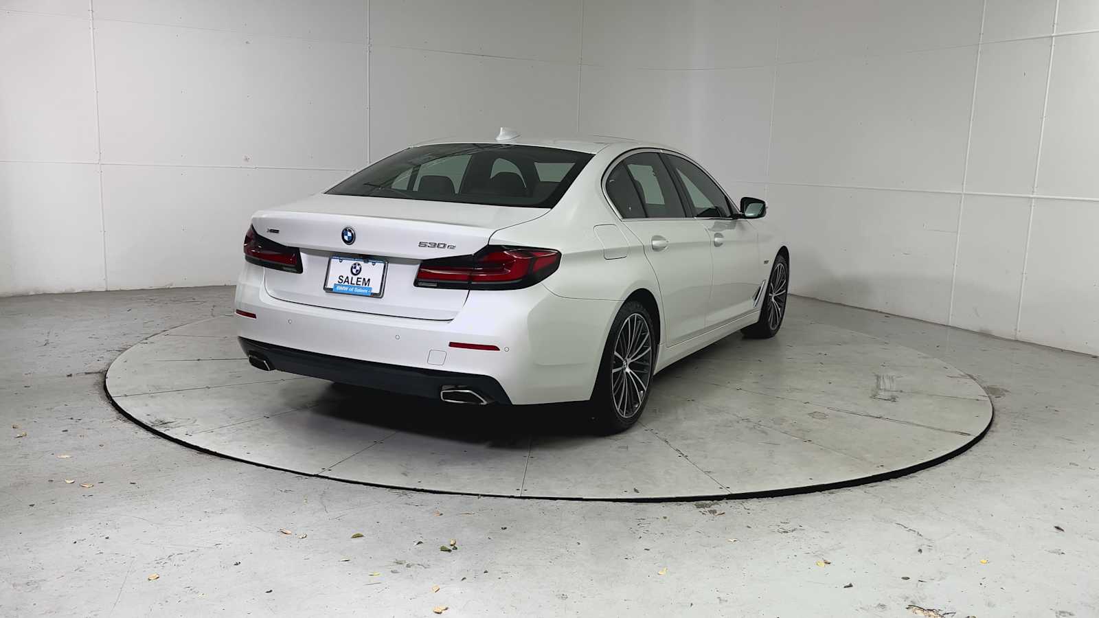 Thumbnail: 2023 BMW 5 Series - 2