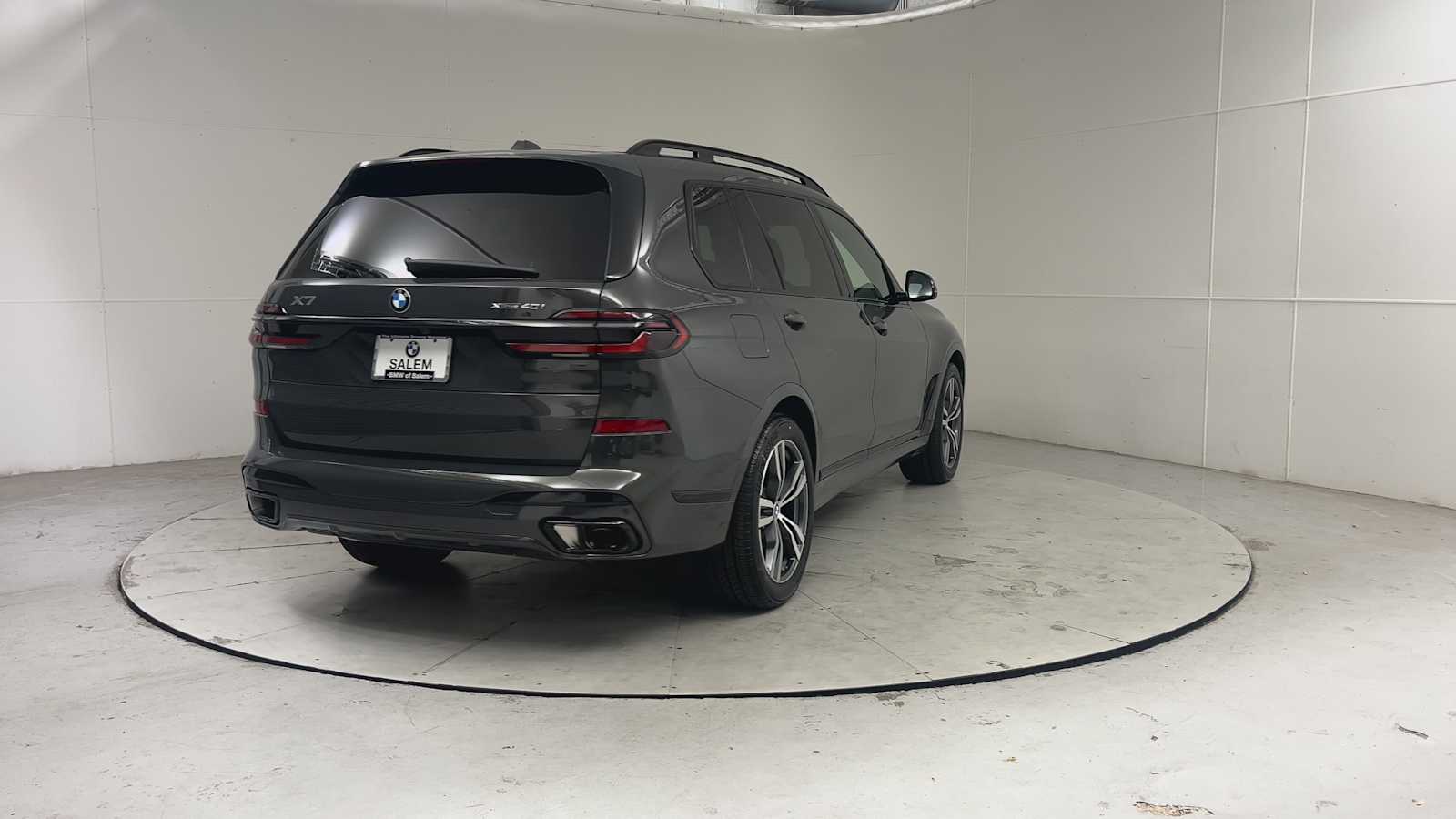 Thumbnail: 2027 BMW X7 - 2