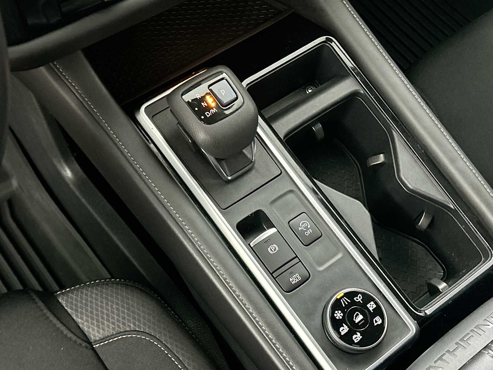 Thumbnail: 2022 Nissan Pathfinder - 20