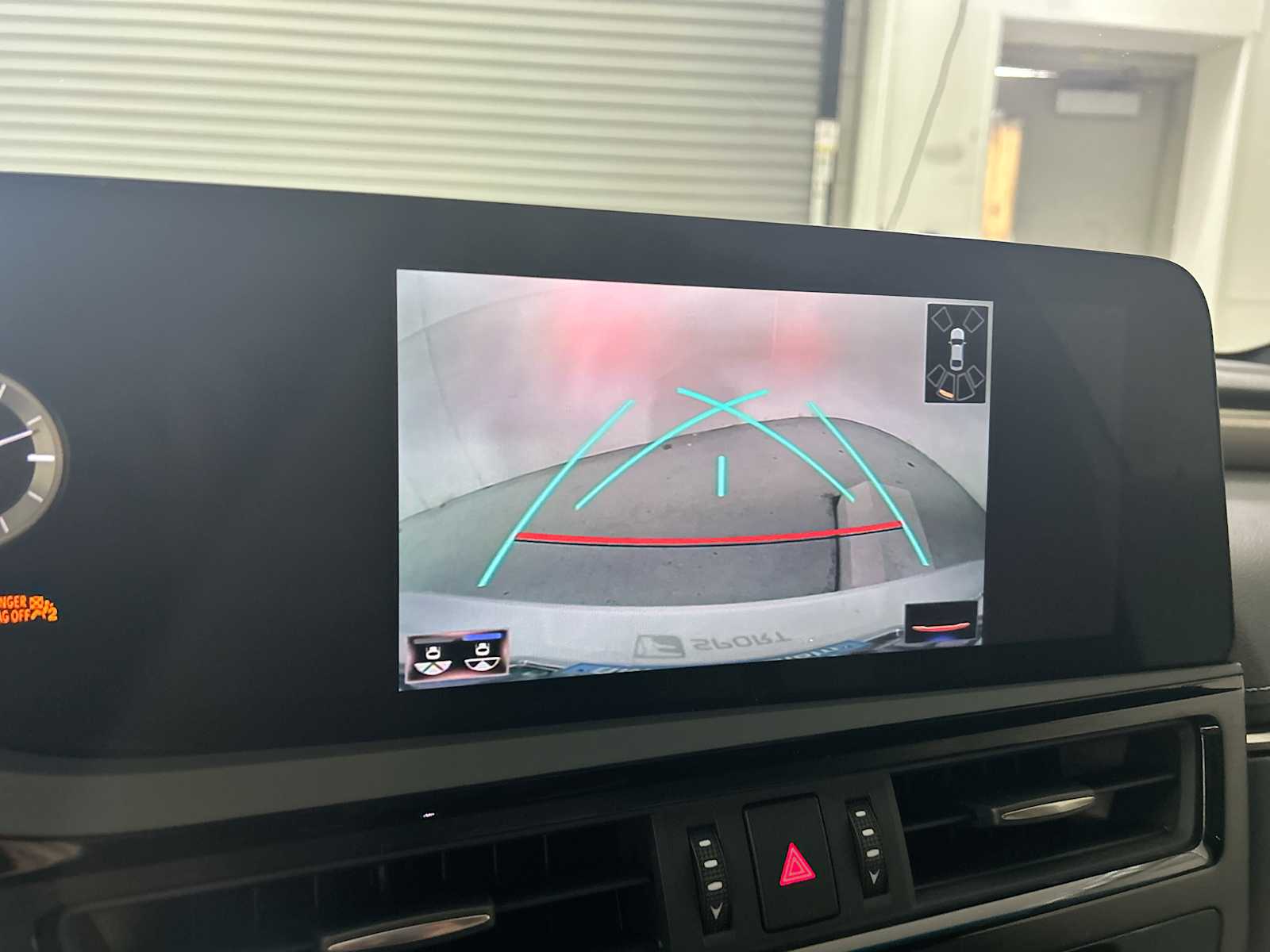 Thumbnail: 2022 Lexus ES - 24