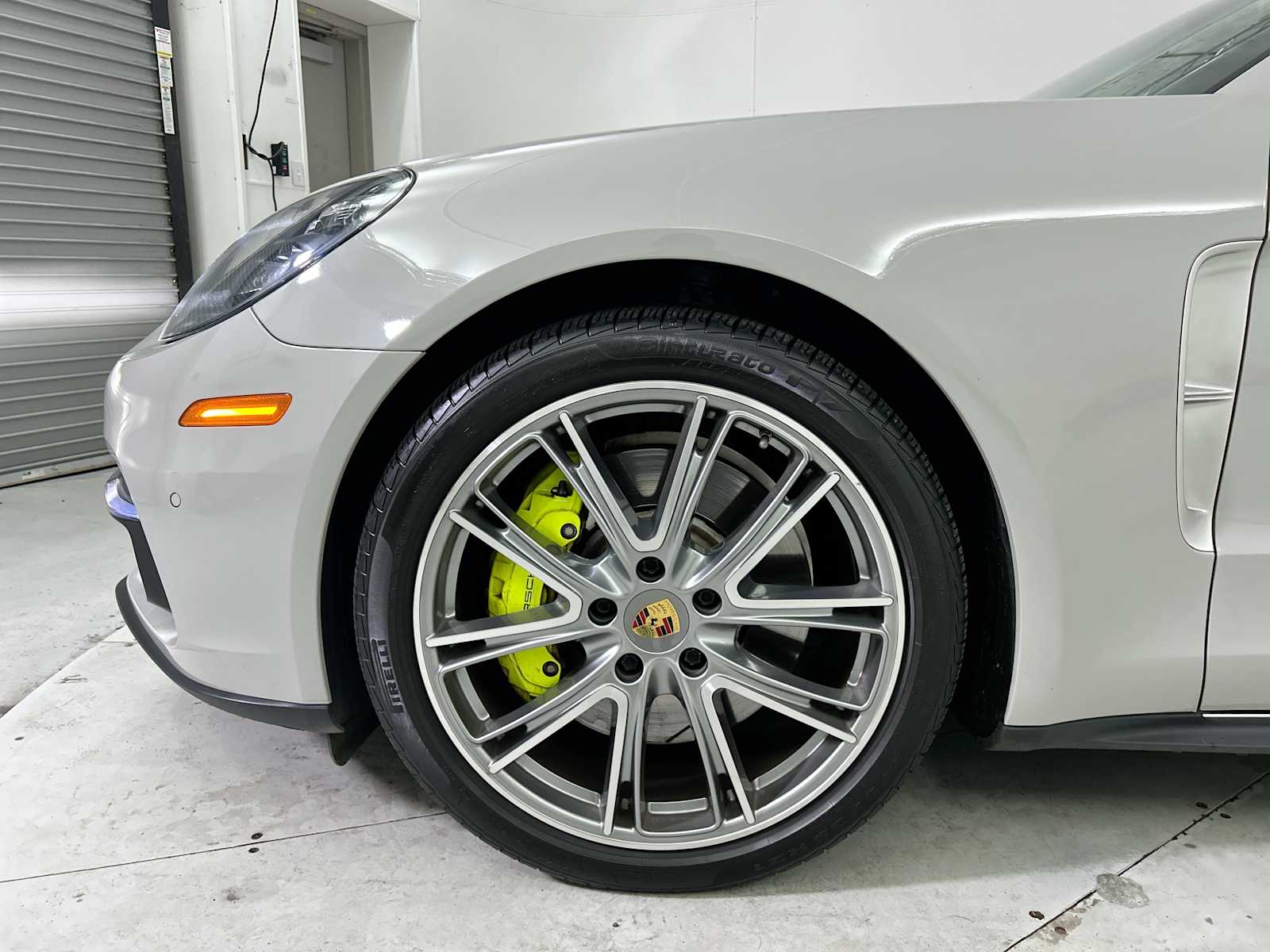 Thumbnail: 2018 Porsche Panamera - 19