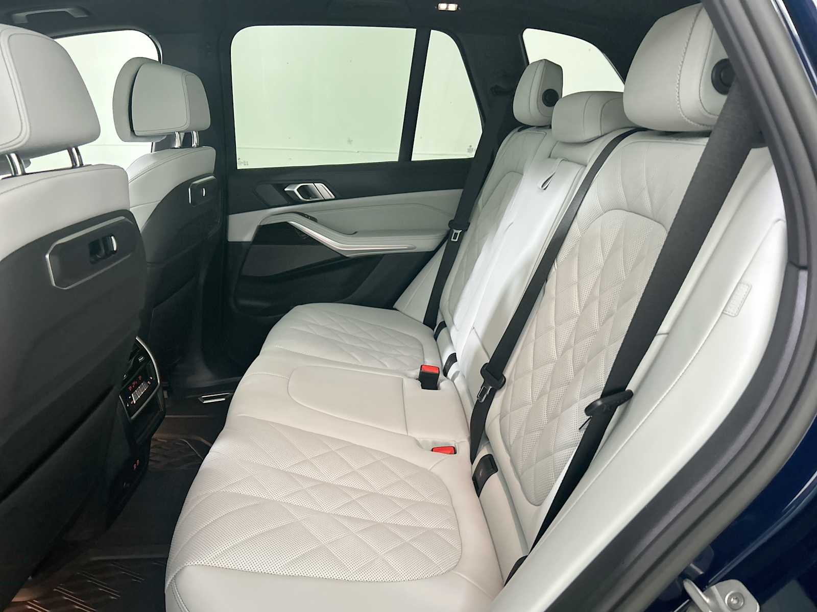 Thumbnail: 2026 BMW X5 - 25