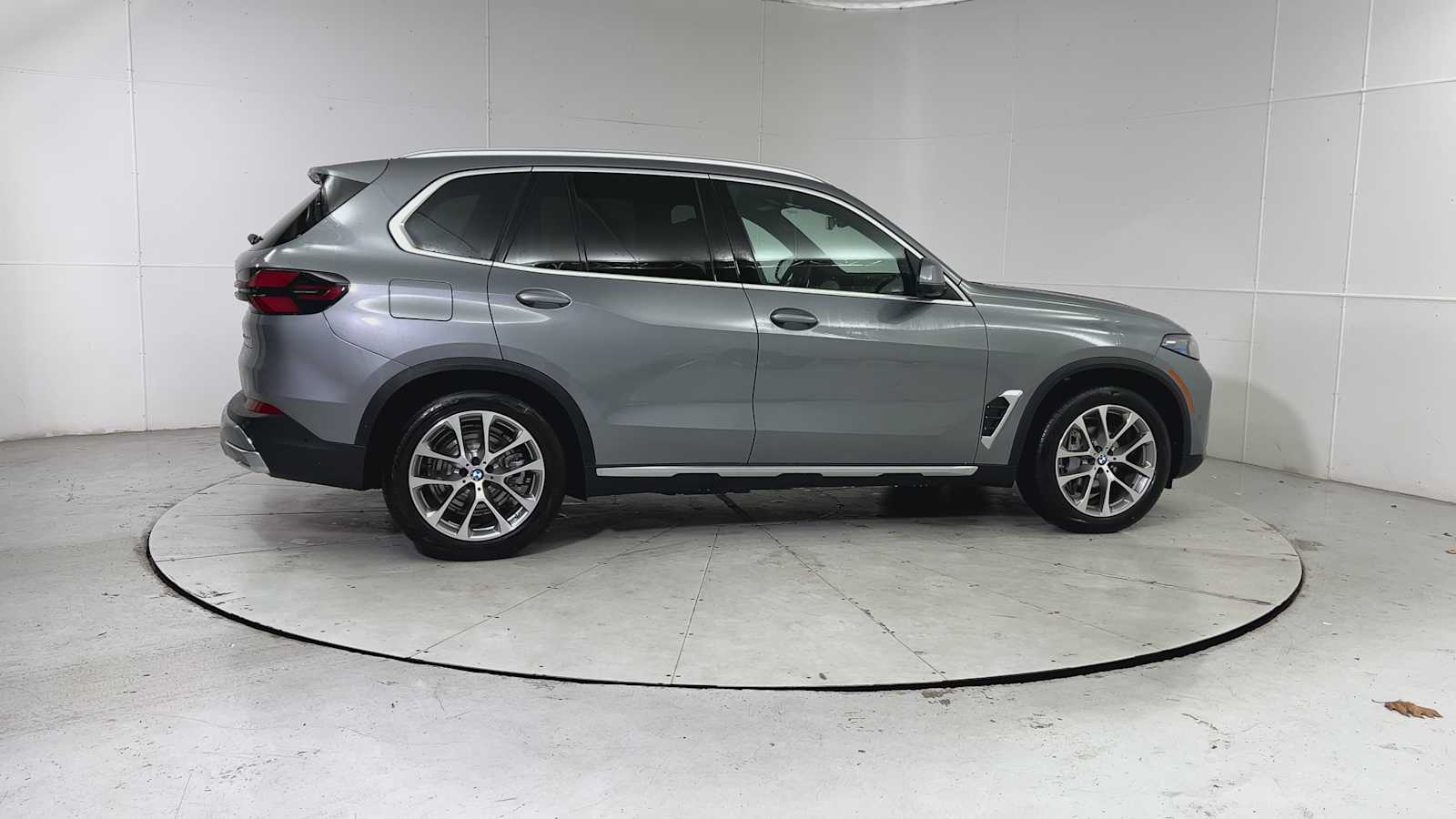 Thumbnail: 2026 BMW X5 - 9