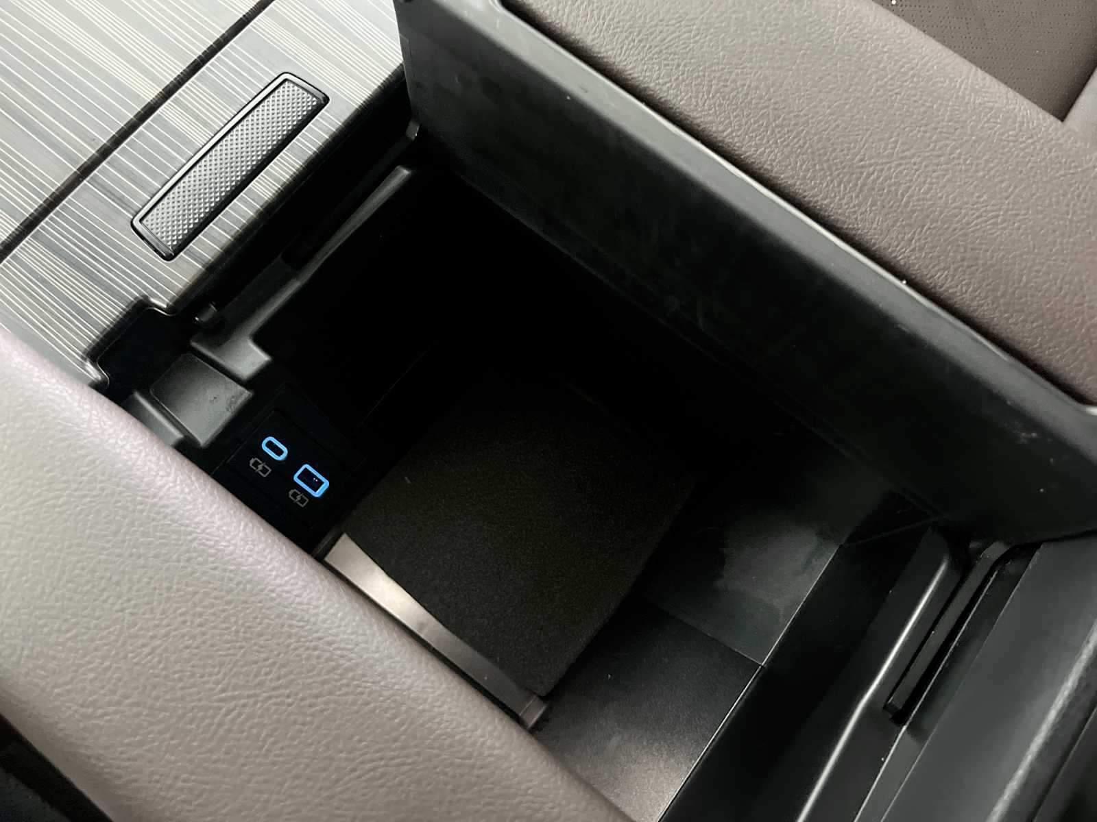 Thumbnail: 2023 Toyota Sienna - 23