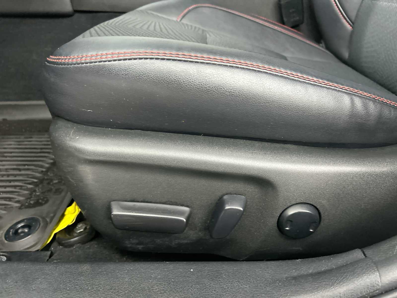 Thumbnail: 2016 Toyota Camry - 14