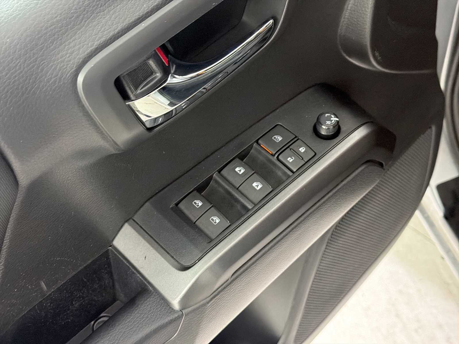 Thumbnail: 2023 Toyota Tacoma - 15