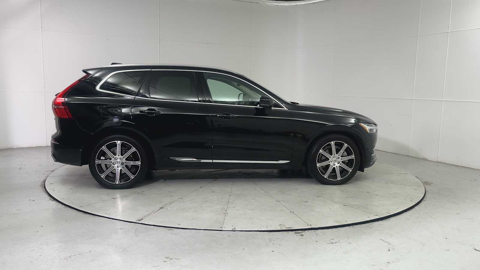 Thumbnail: 2019 Volvo XC60 - 10