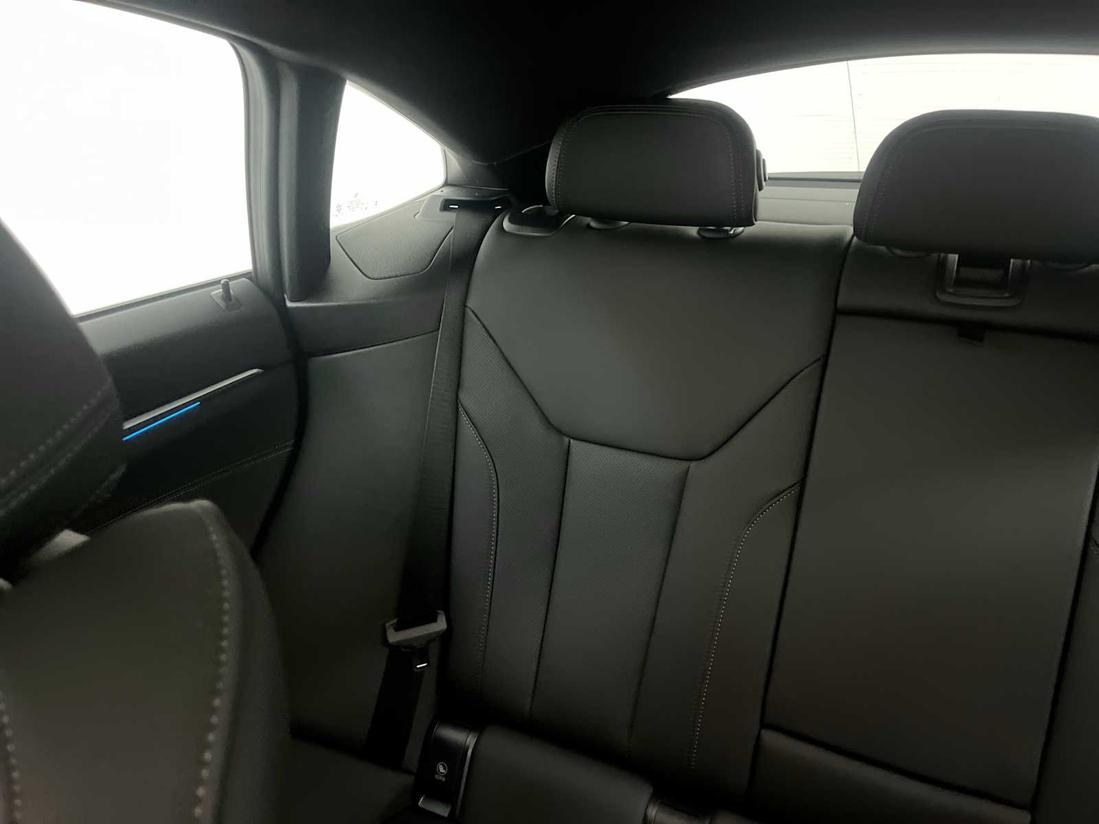 Thumbnail: 2026 BMW i4 - 12