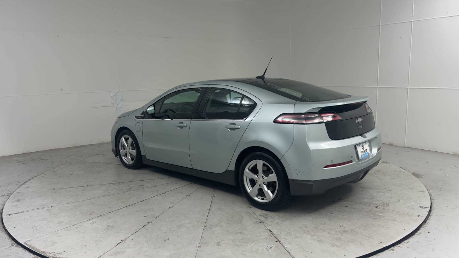 Thumbnail: 2012 Chevrolet Volt - 4