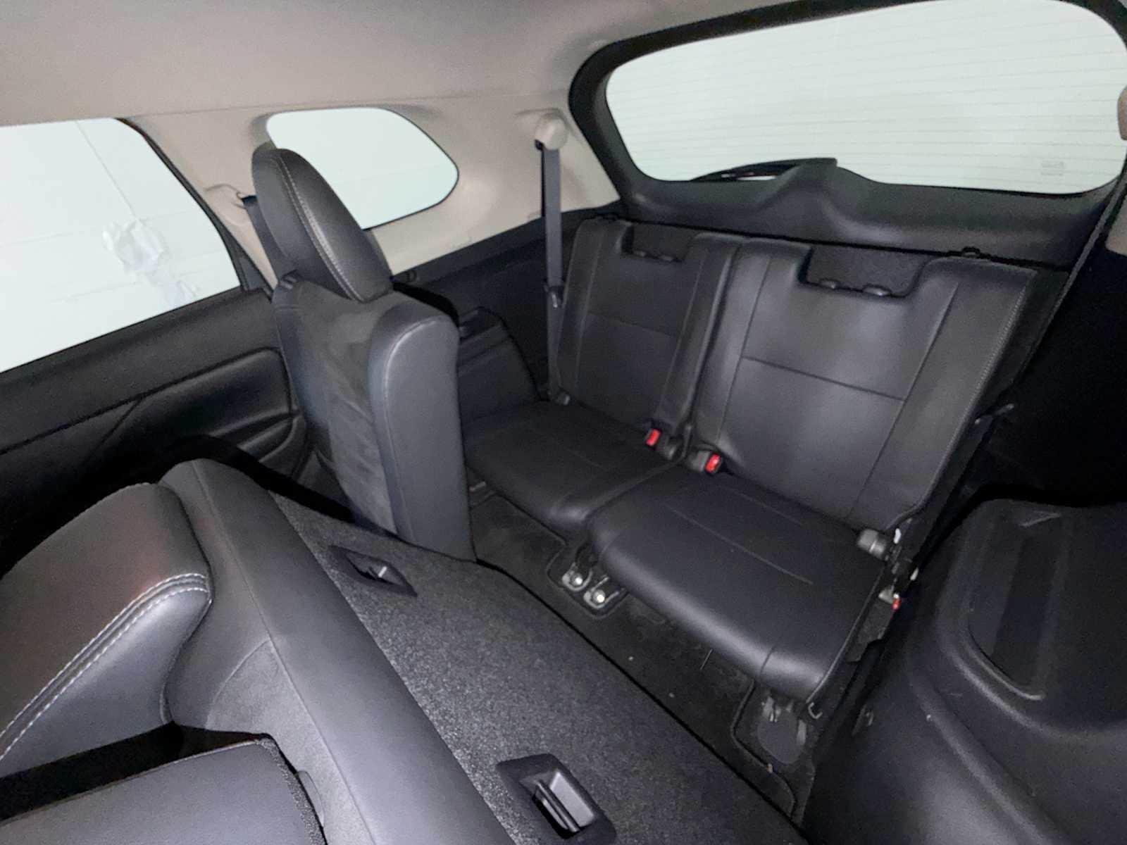 Thumbnail: 2019 Mitsubishi Outlander - 24