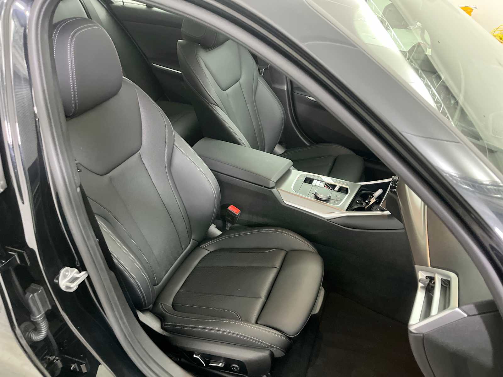 Thumbnail: 2026 BMW 3 Series - 26