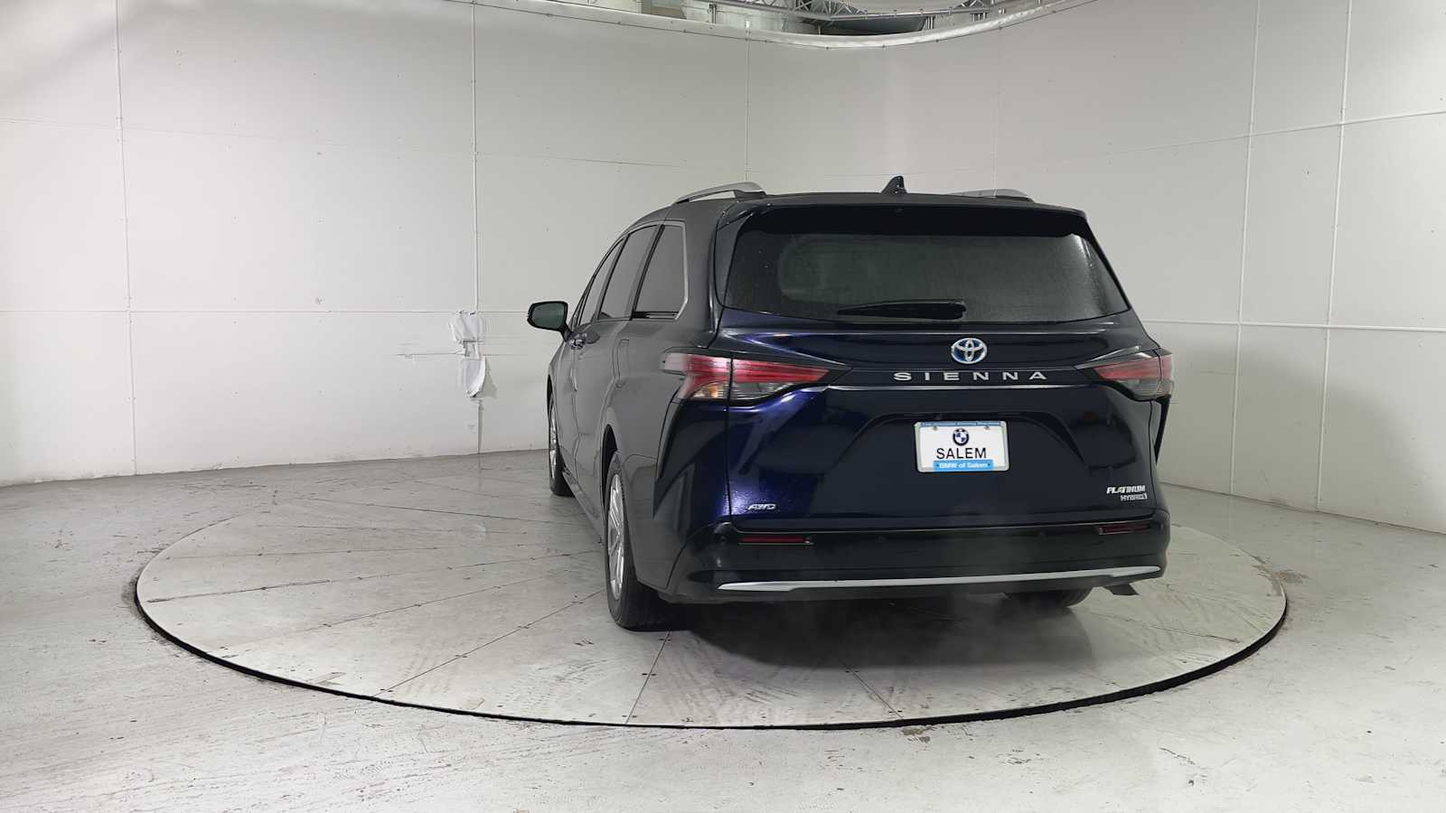 Thumbnail: 2023 Toyota Sienna - 3