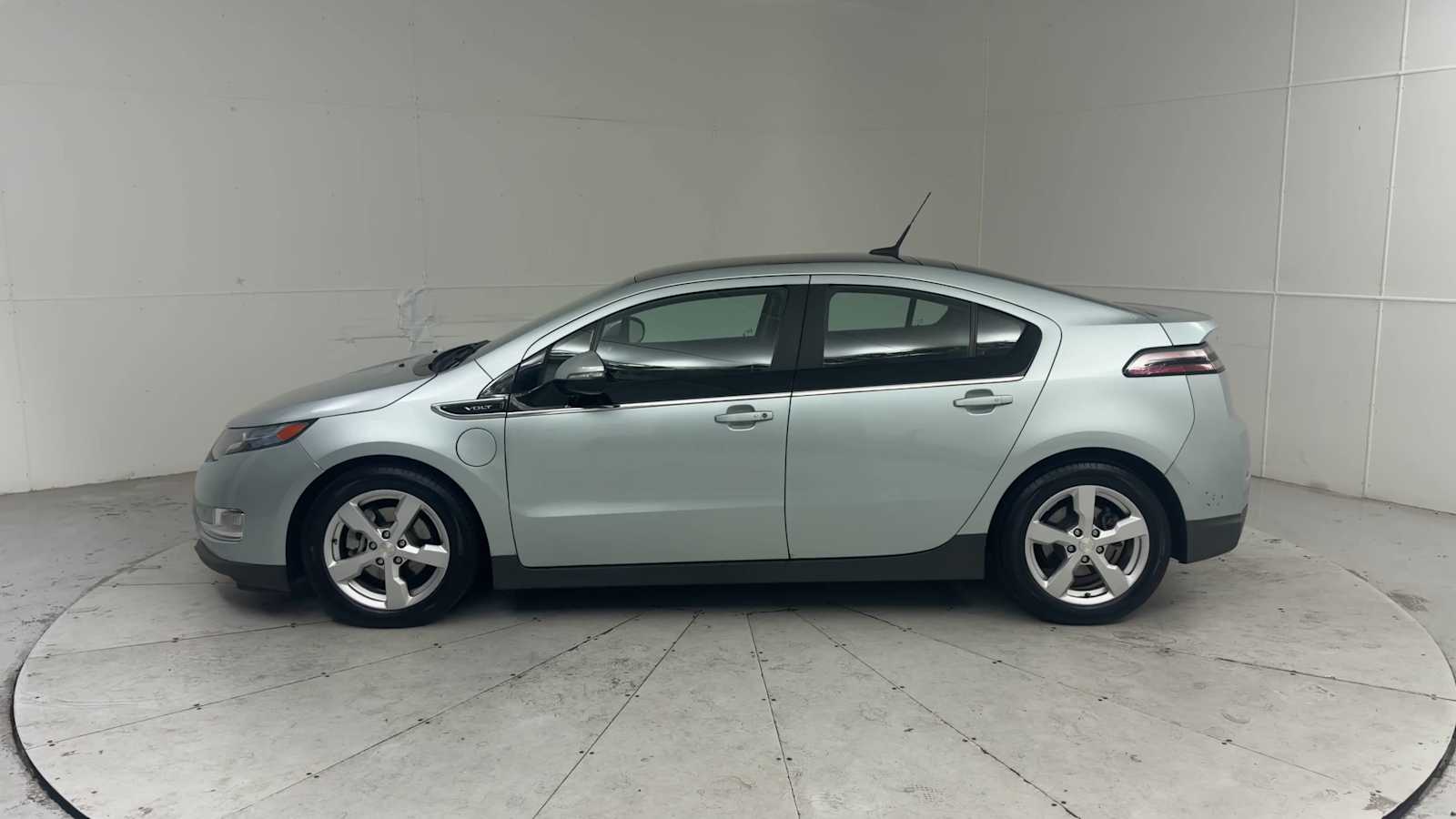 Thumbnail: 2012 Chevrolet Volt - 5
