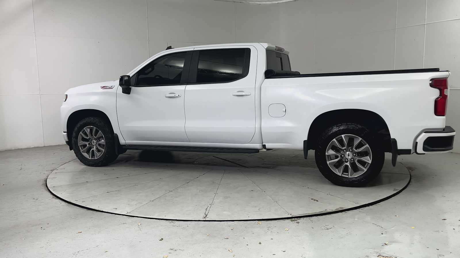 Thumbnail: 2021 Chevrolet Silverado 1500 - 4