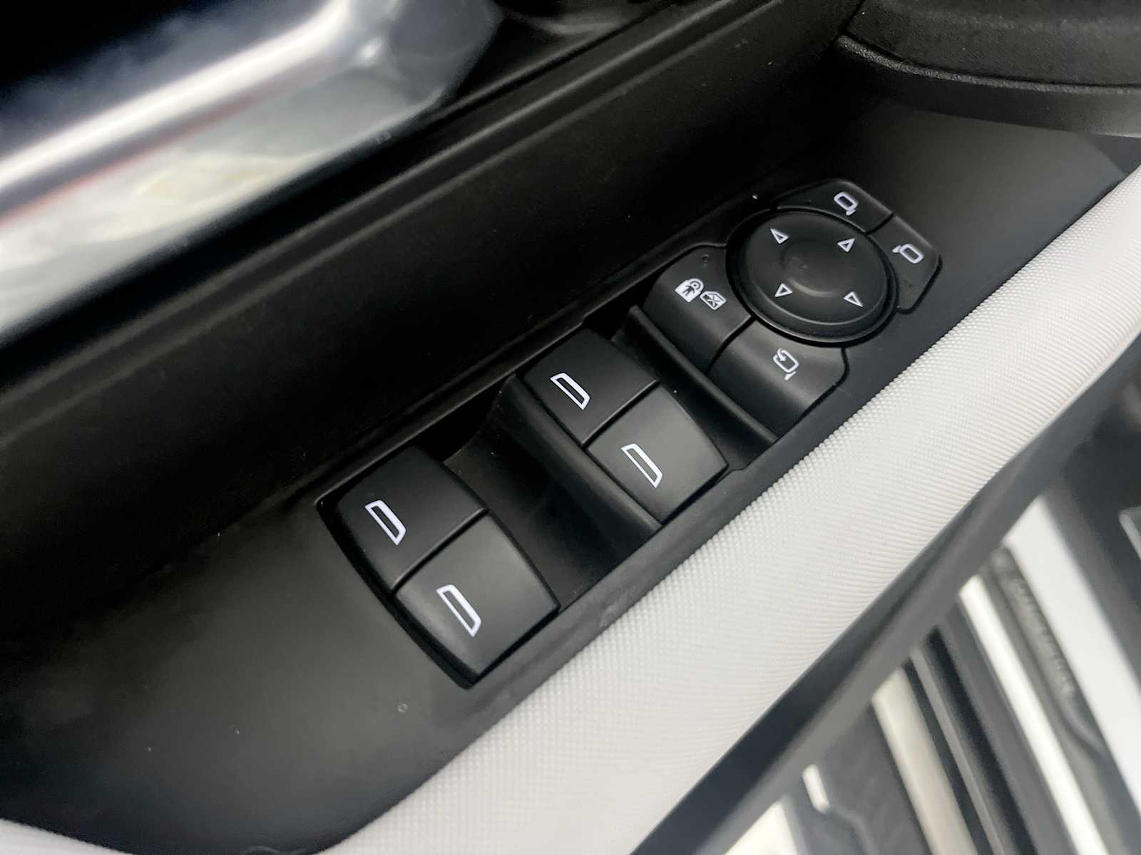 Thumbnail: 2022 GMC Hummer EV - 15