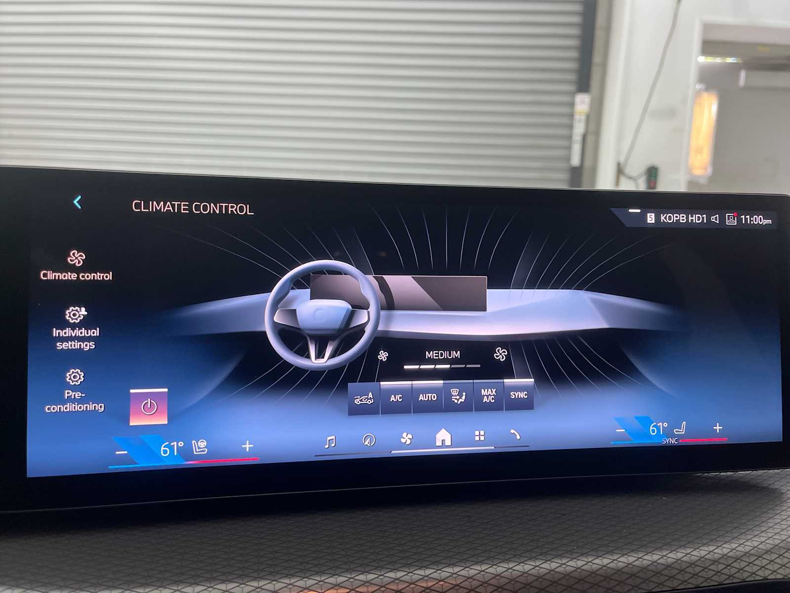 Thumbnail: 2026 BMW i4 - 23