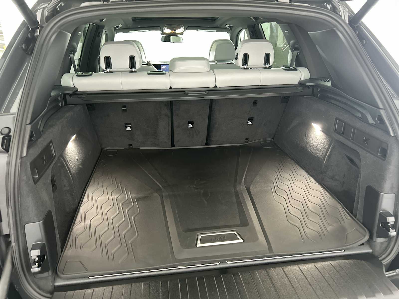 Thumbnail: 2026 BMW X5 - 21