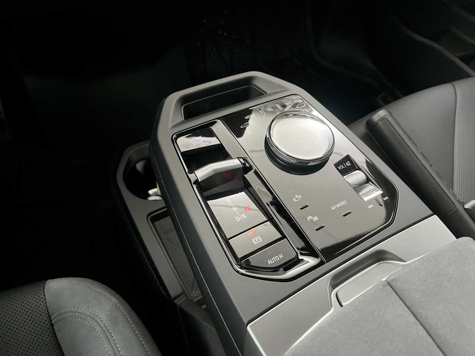 Thumbnail: 2026 BMW iX - 27