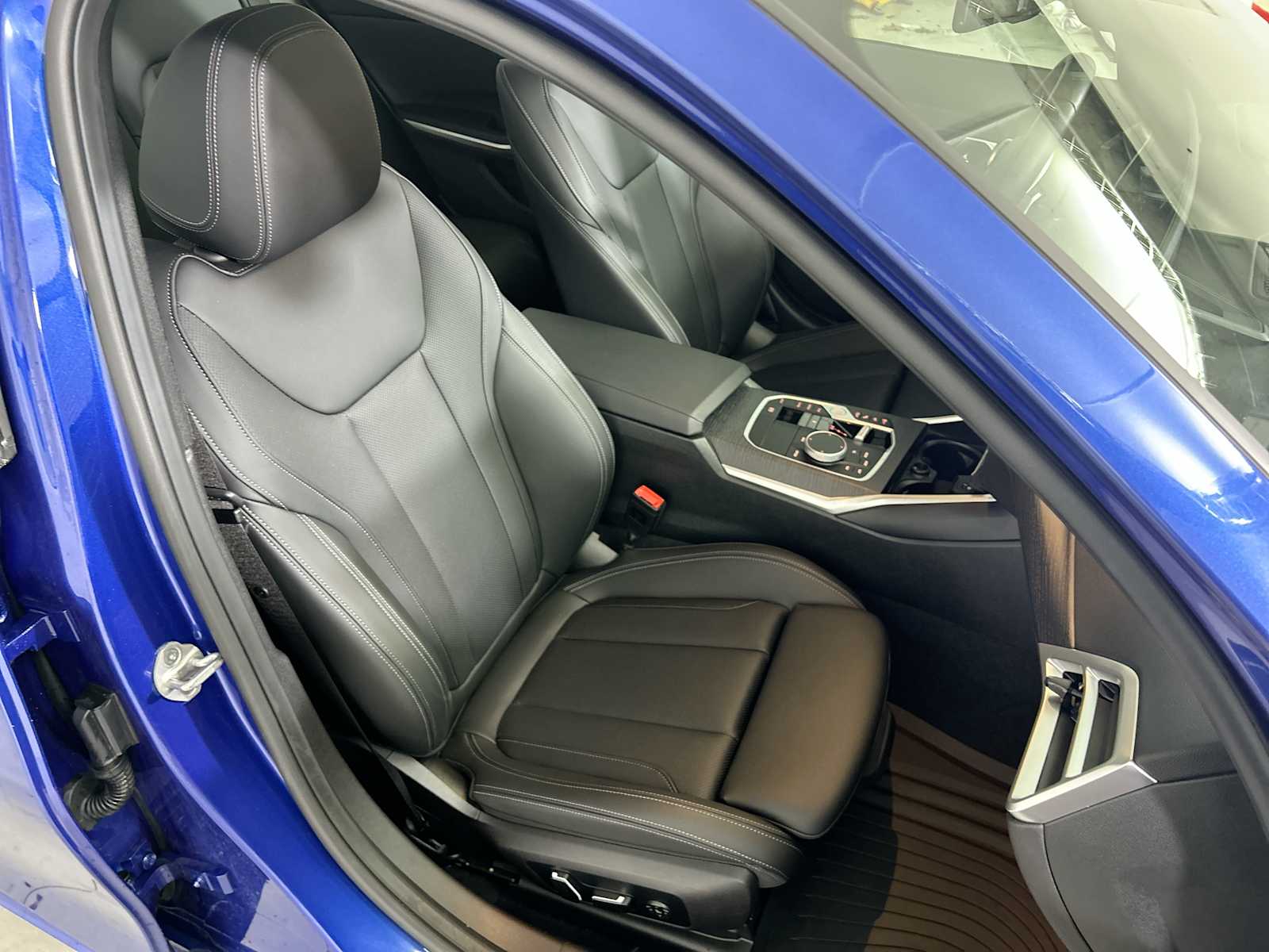 Thumbnail: 2025 BMW 3 Series - 26