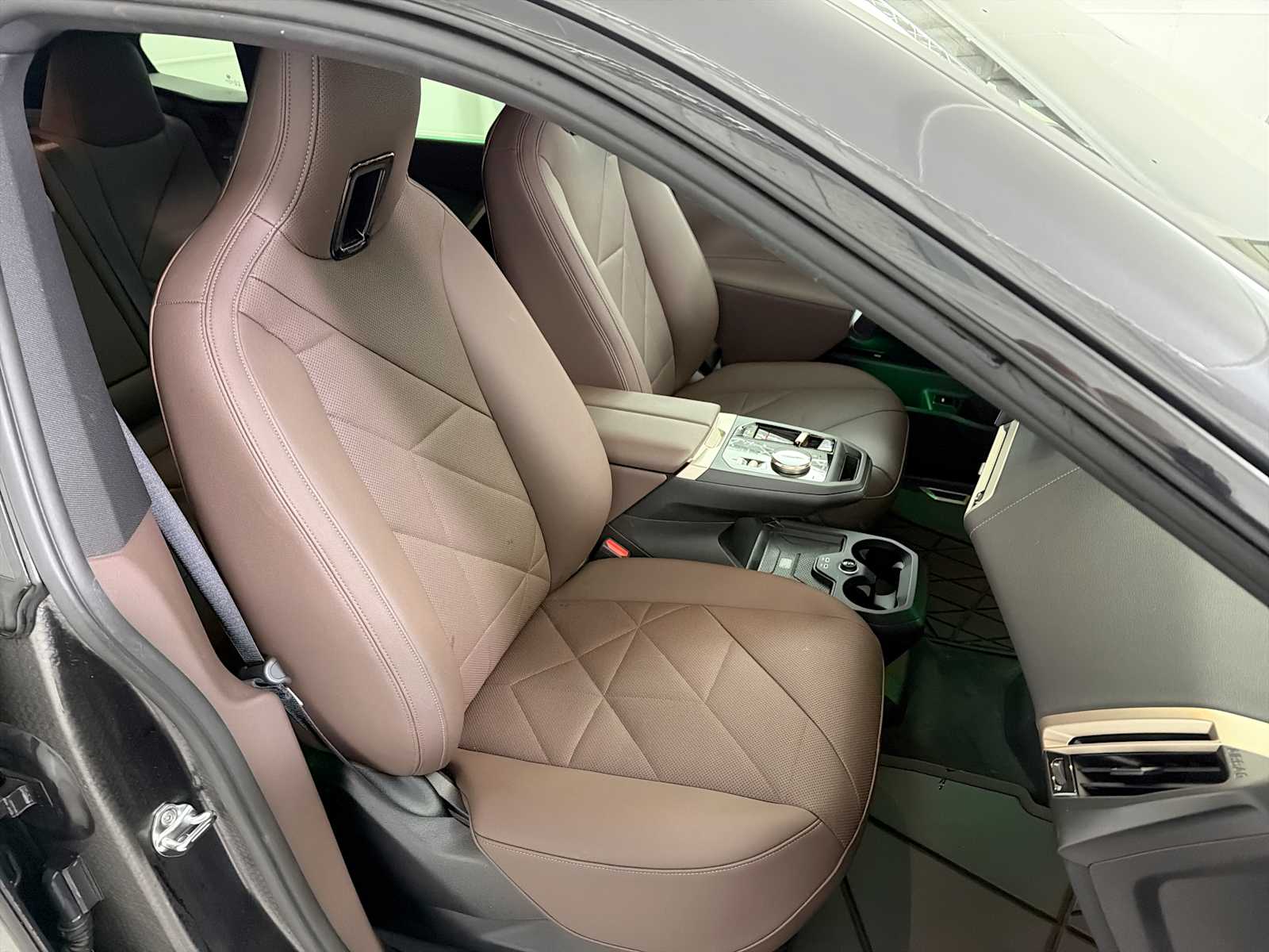 Thumbnail: 2024 BMW iX - 25