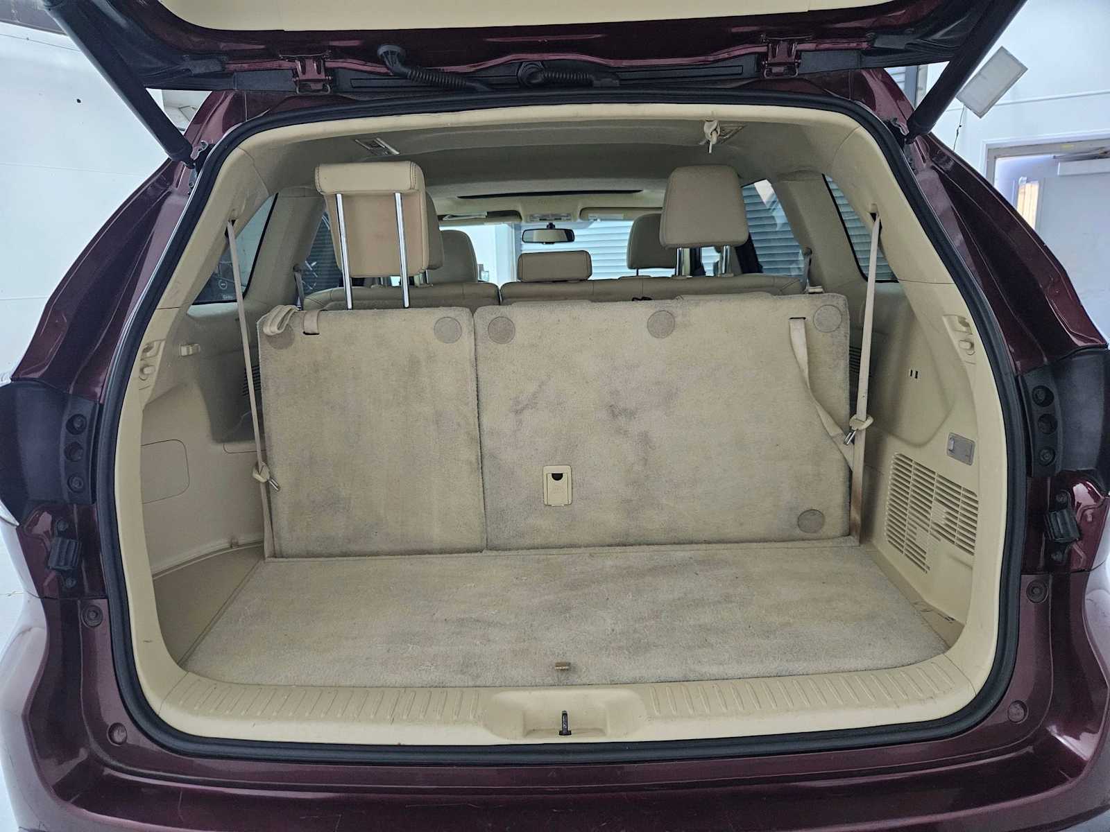 Thumbnail: 2015 Toyota Highlander - 25
