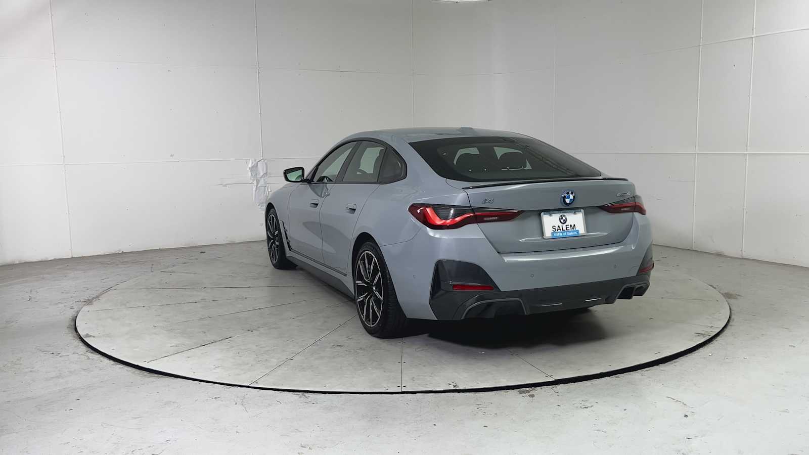 Thumbnail: 2023 BMW i4 - 2