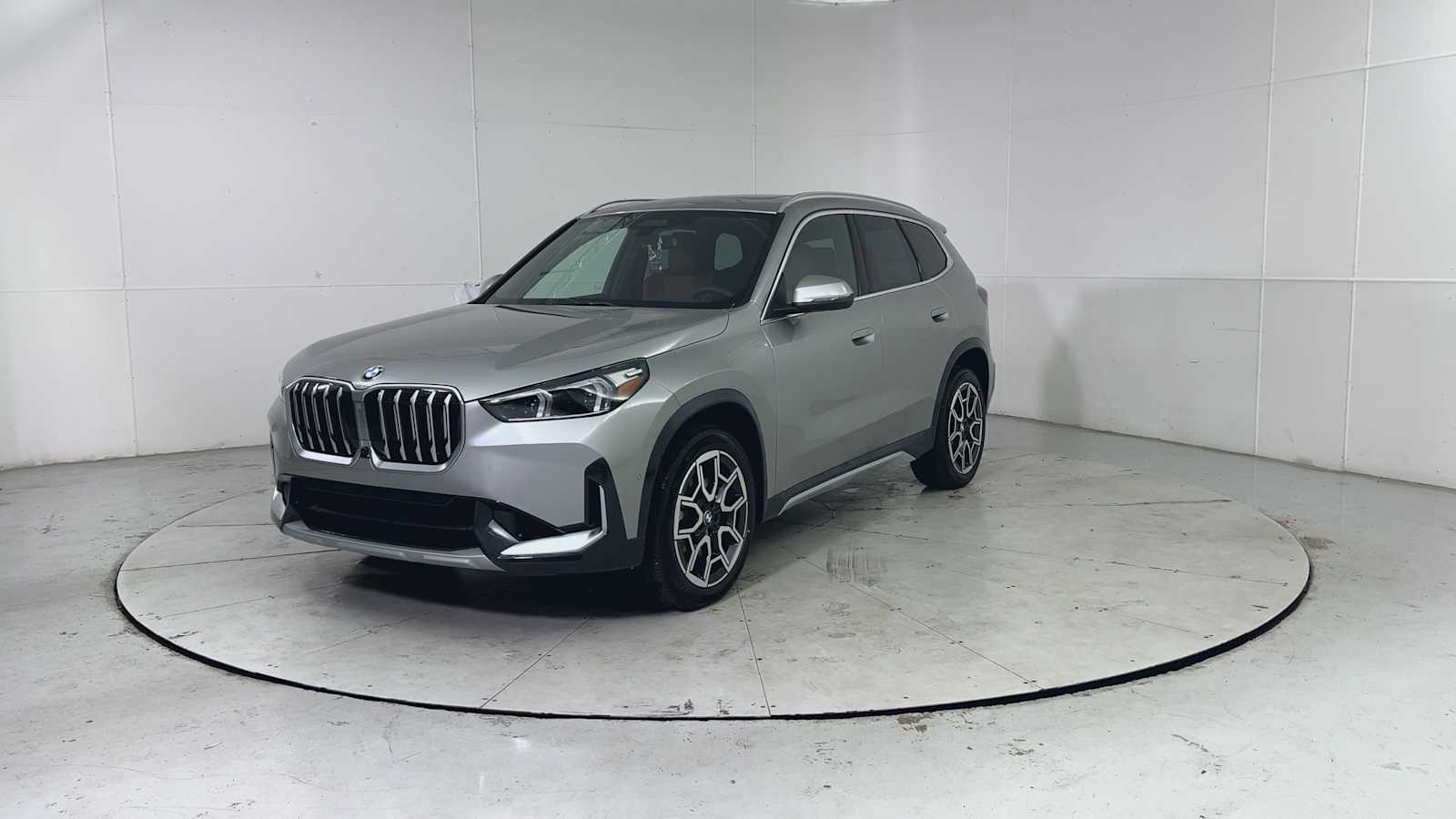 Thumbnail: 2026 BMW X1 - 6