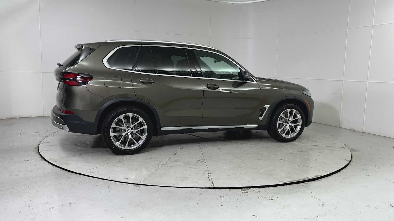 Thumbnail: 2026 BMW X5 - 9