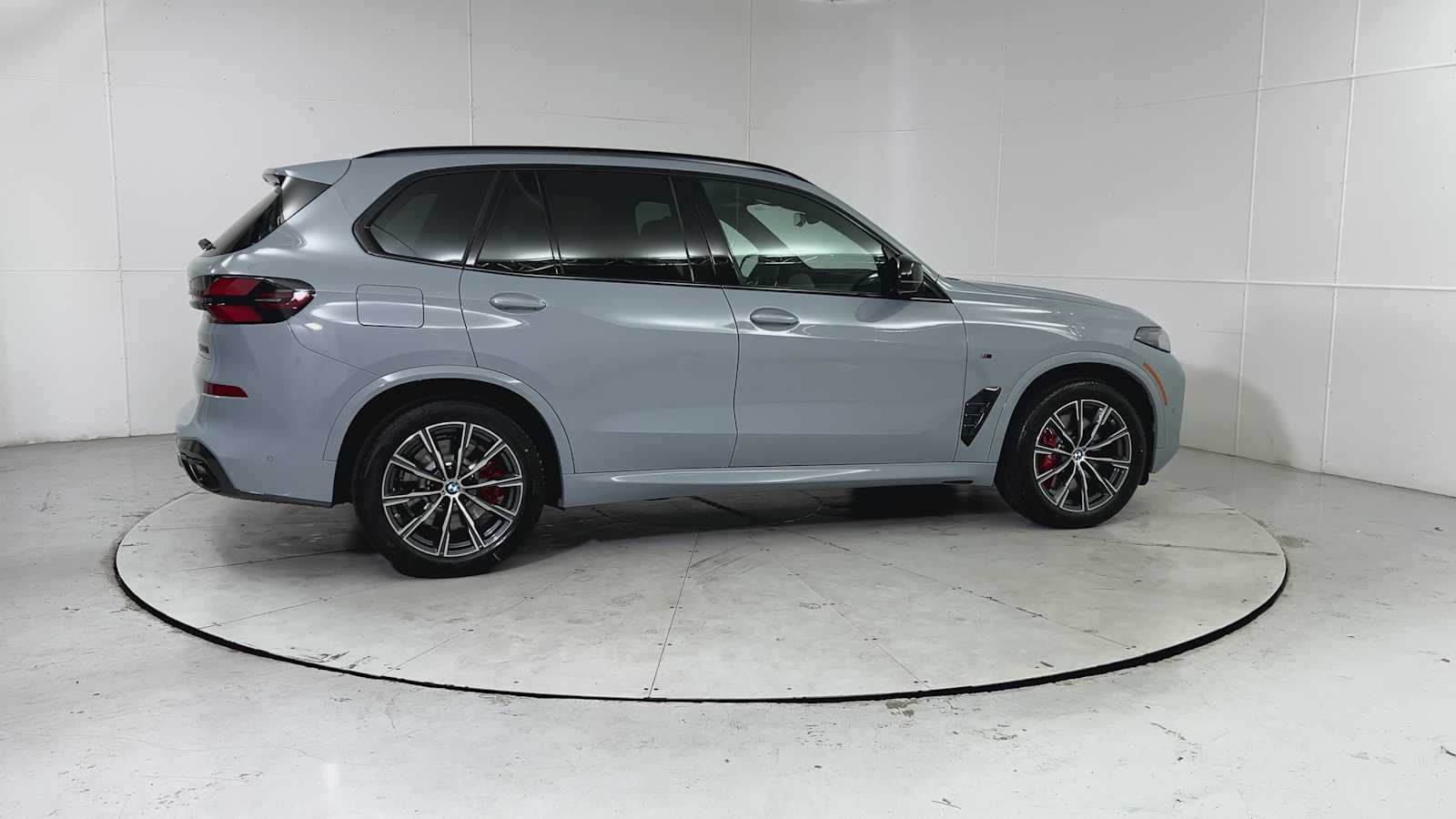 Thumbnail: 2026 BMW X5 - 9