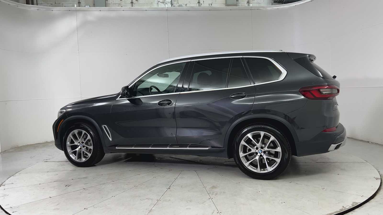Thumbnail: 2022 BMW X5 - 6