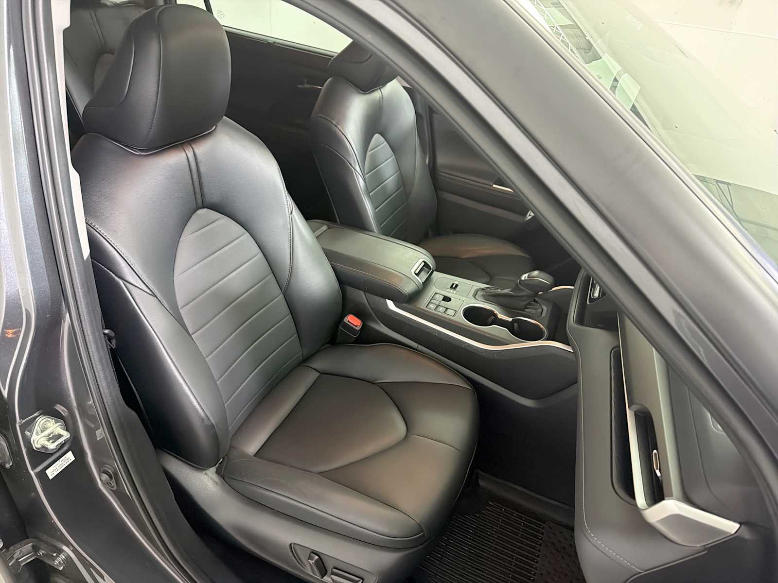 Thumbnail: 2023 Toyota Highlander - 27