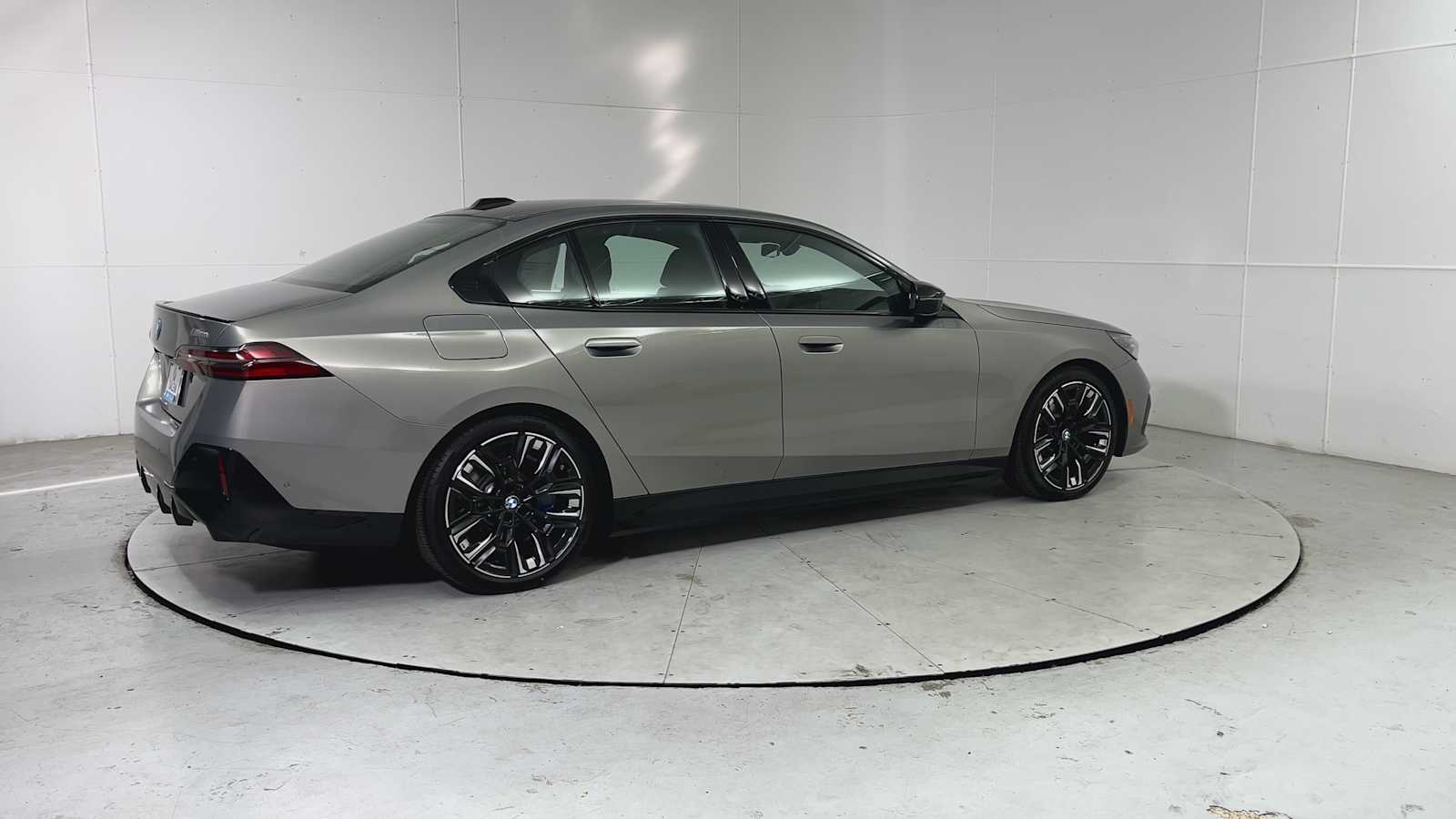 Thumbnail: 2026 BMW i5 - 9