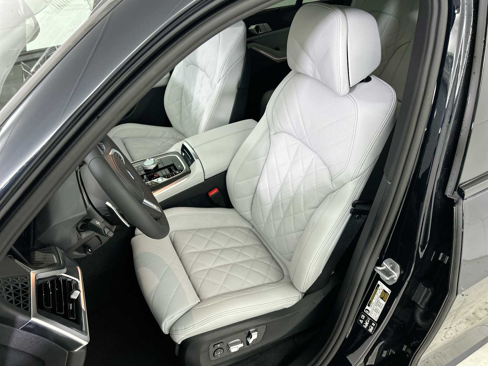 Thumbnail: 2026 BMW X5 - 13