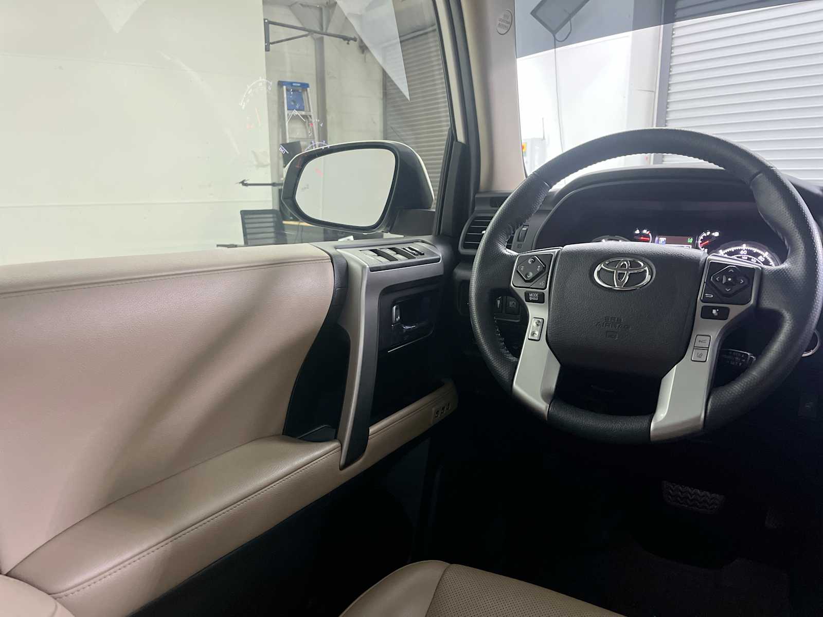 Thumbnail: 2023 Toyota 4Runner - 15