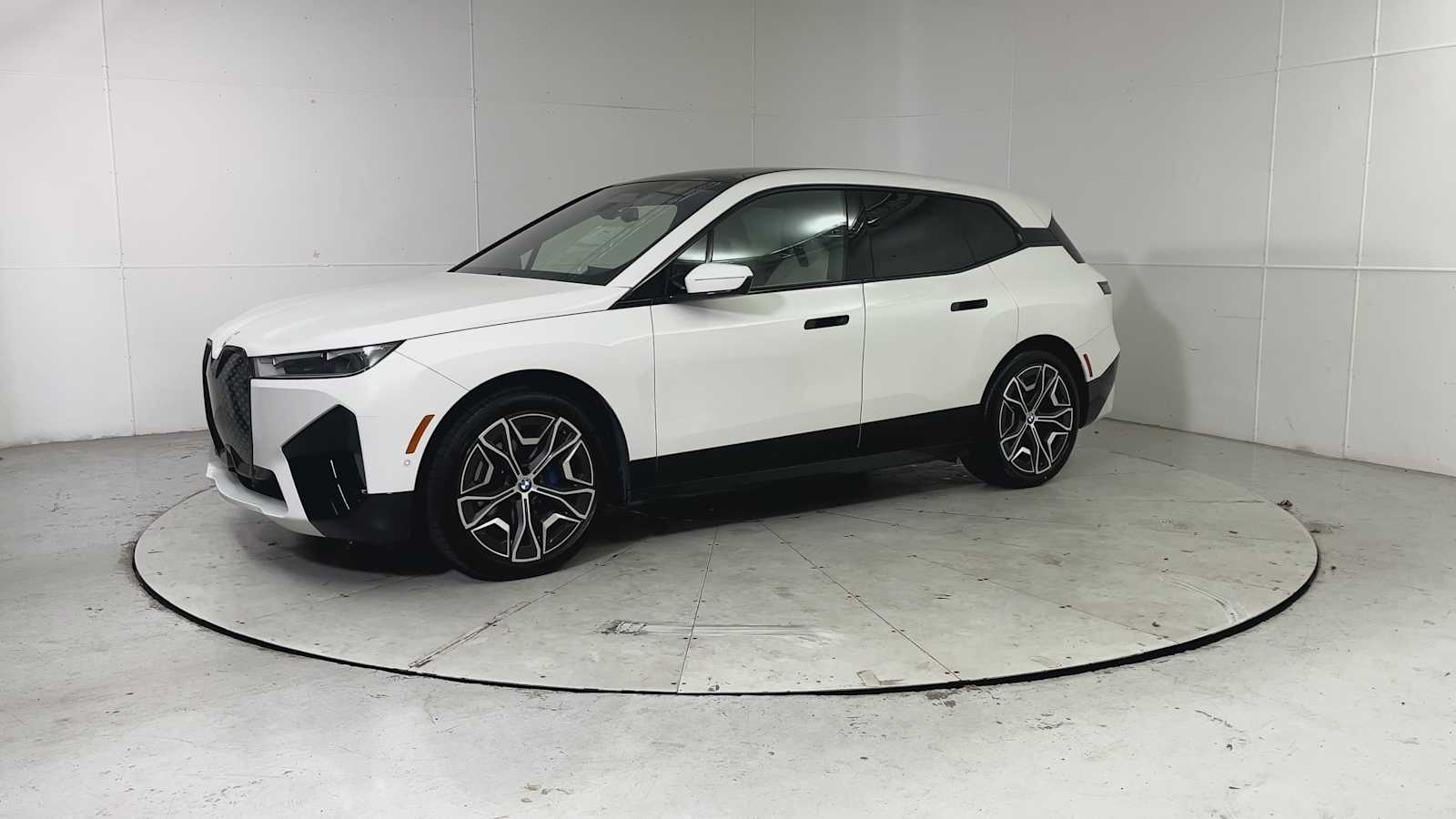 Thumbnail: 2023 BMW iX - 6