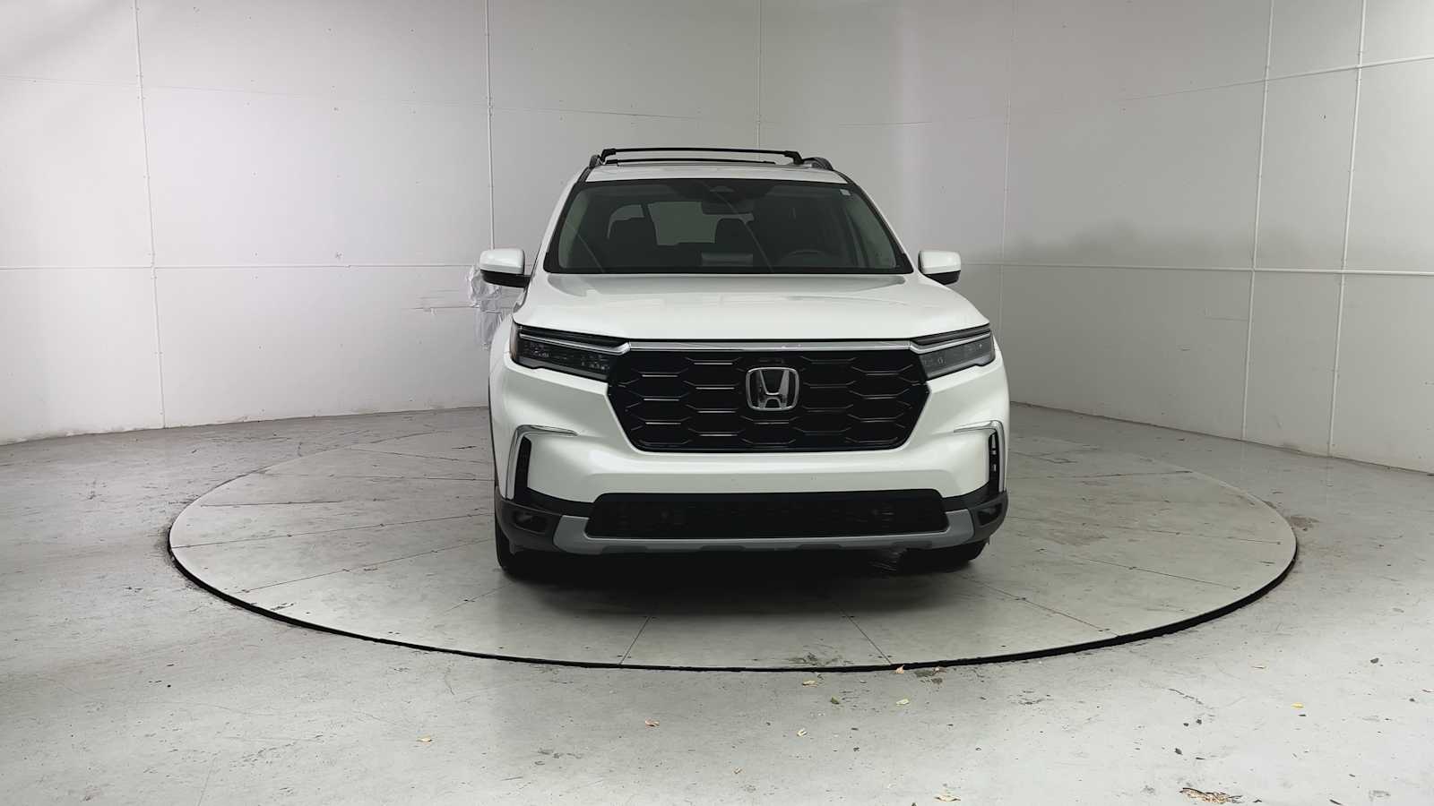 Thumbnail: 2023 Honda Pilot - 7