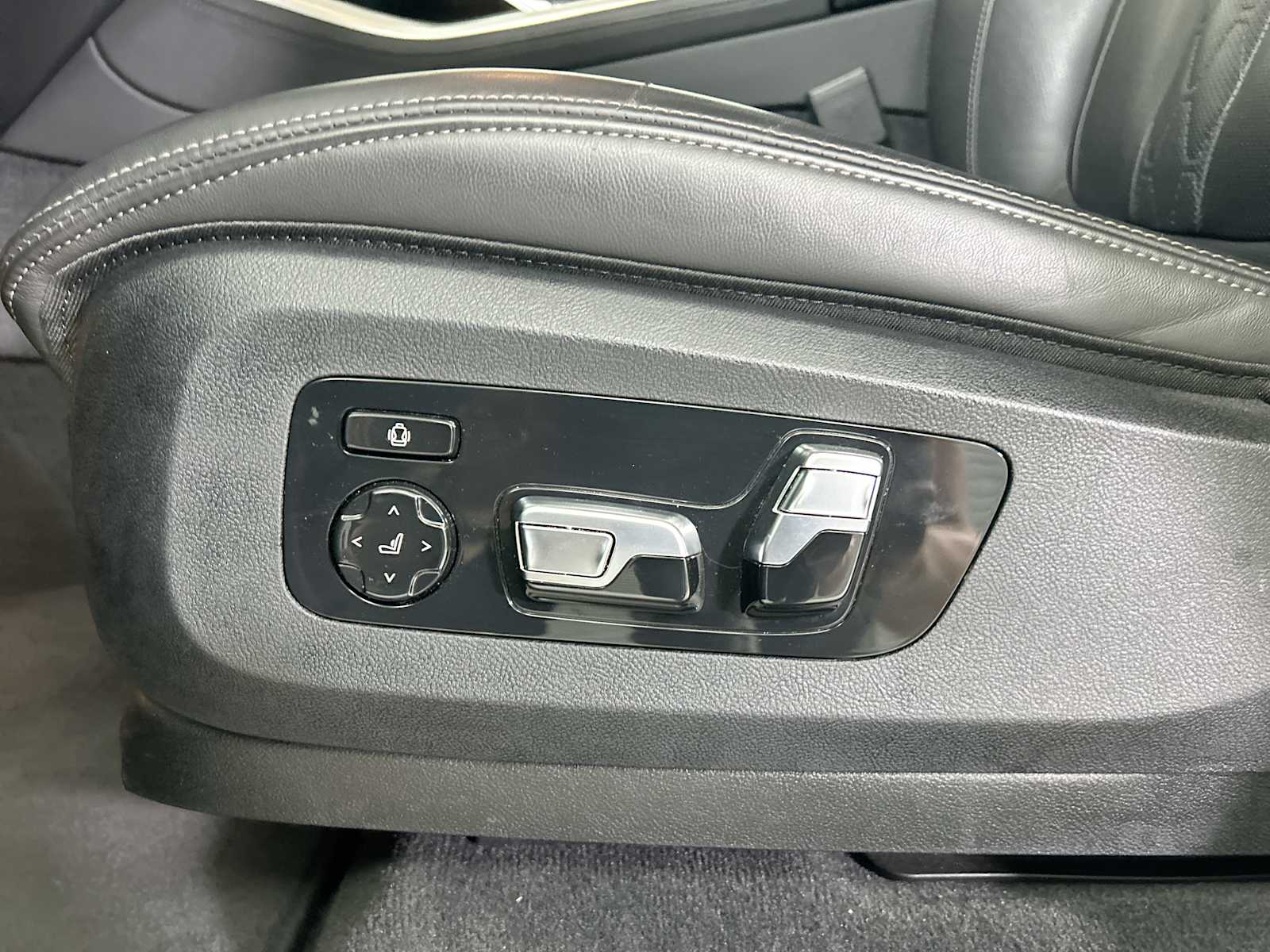 Thumbnail: 2025 BMW X5 - 14