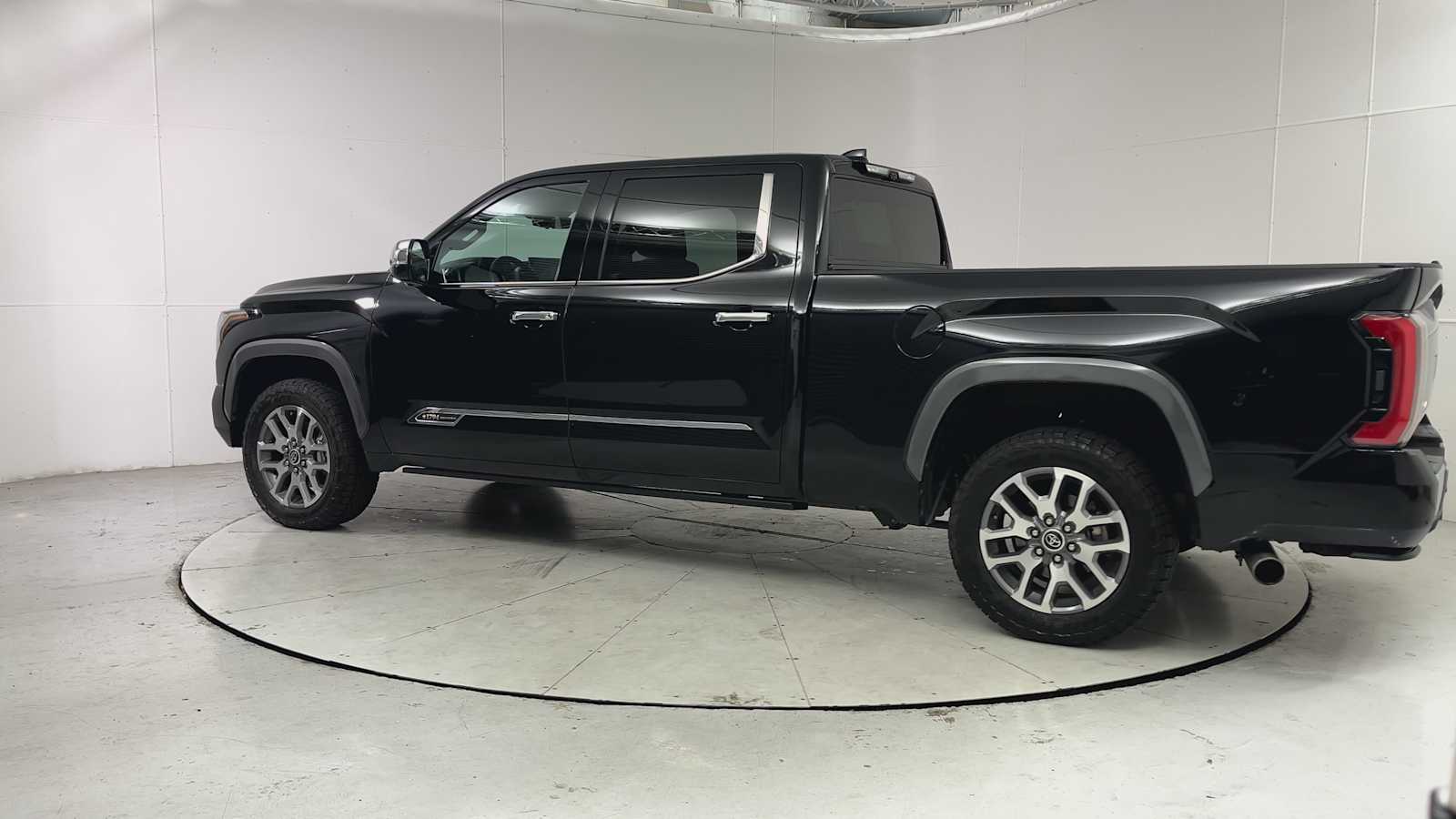 Thumbnail: 2023 Toyota Tundra - 3