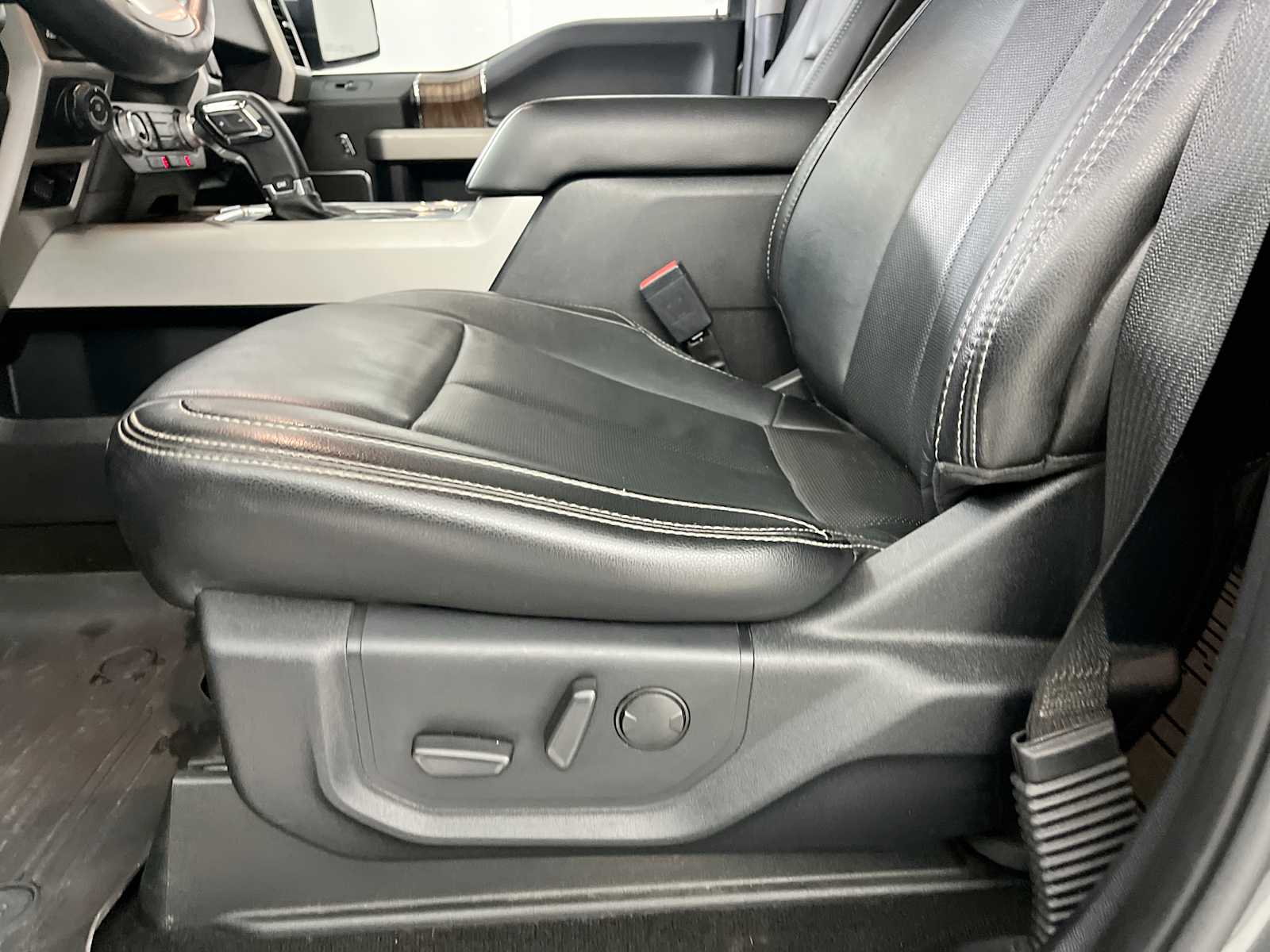 Thumbnail: 2020 Ford F-150 - 14