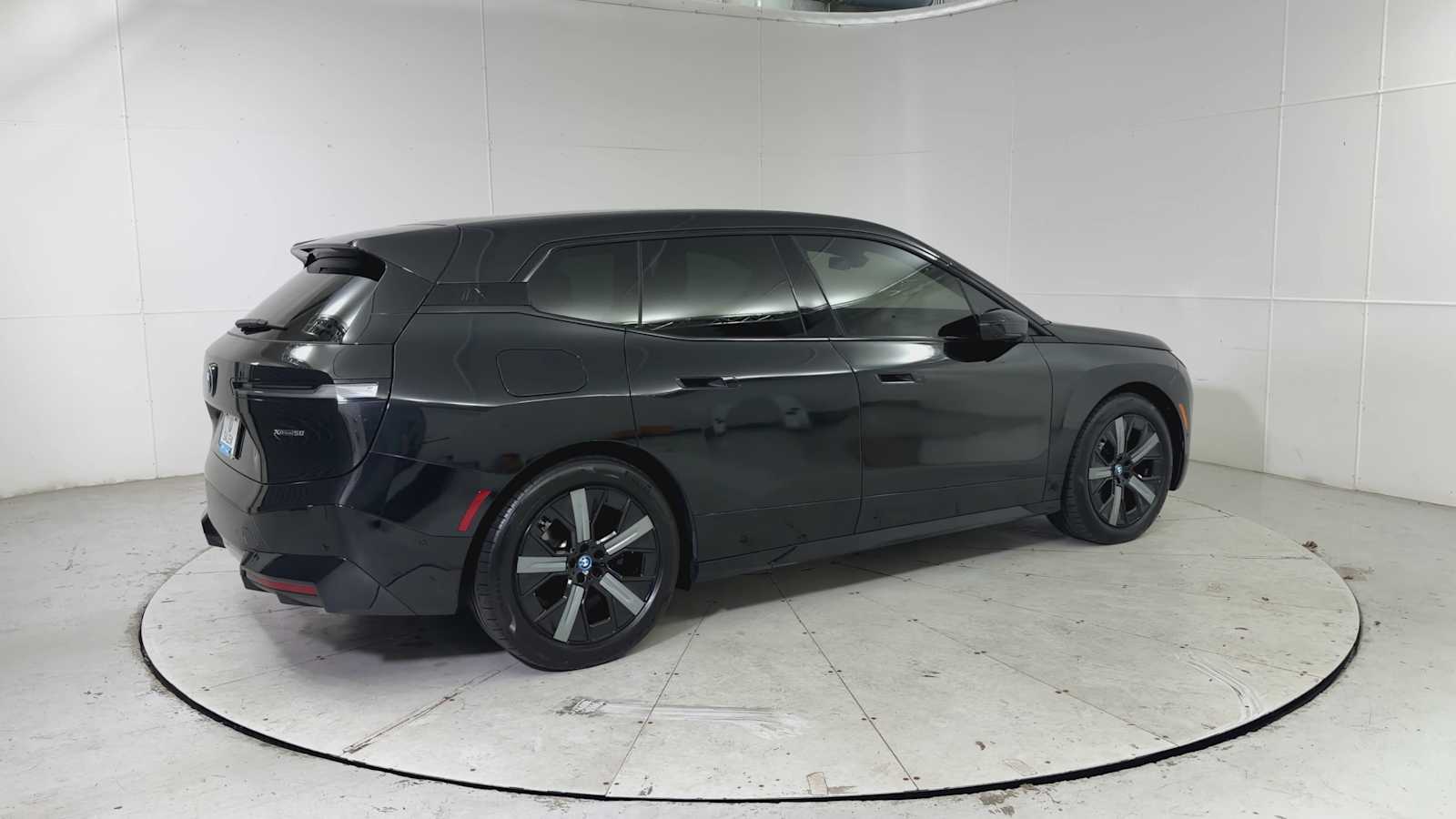 Thumbnail: 2023 BMW iX - 2