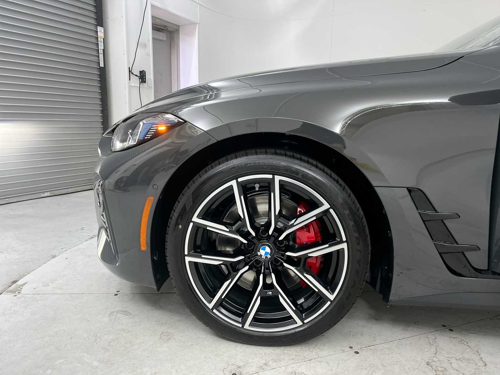 Thumbnail: 2026 BMW i4 - 25