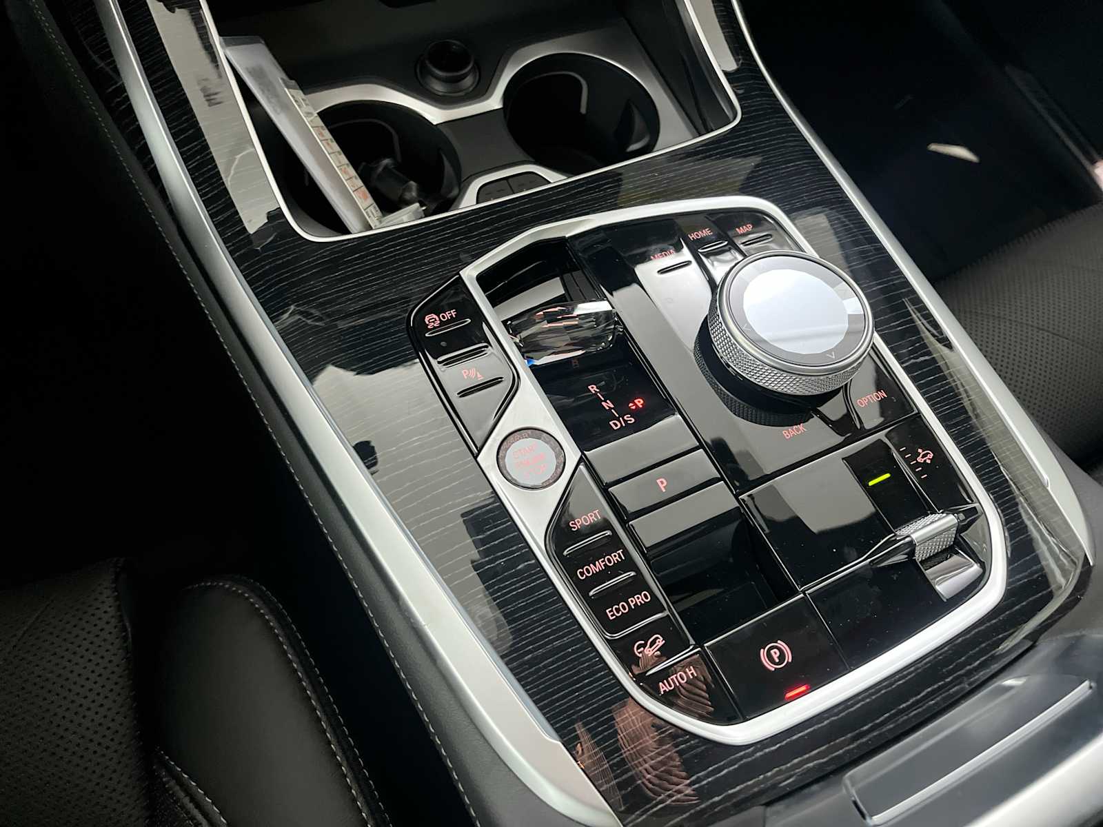 Thumbnail: 2027 BMW X7 - 28