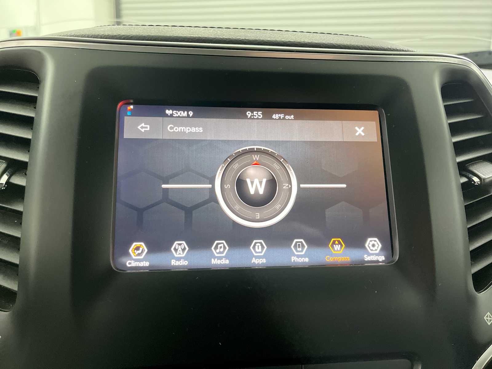 Thumbnail: 2019 Jeep Cherokee - 19